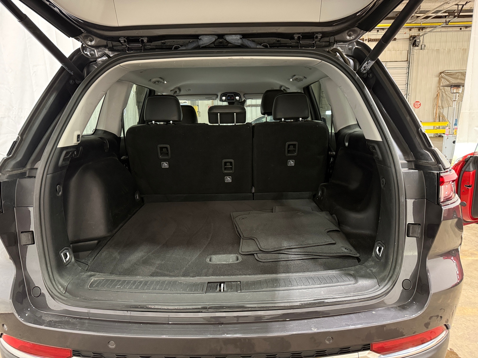 Thumbnail: 2023 Jeep Grand Cherokee - 6