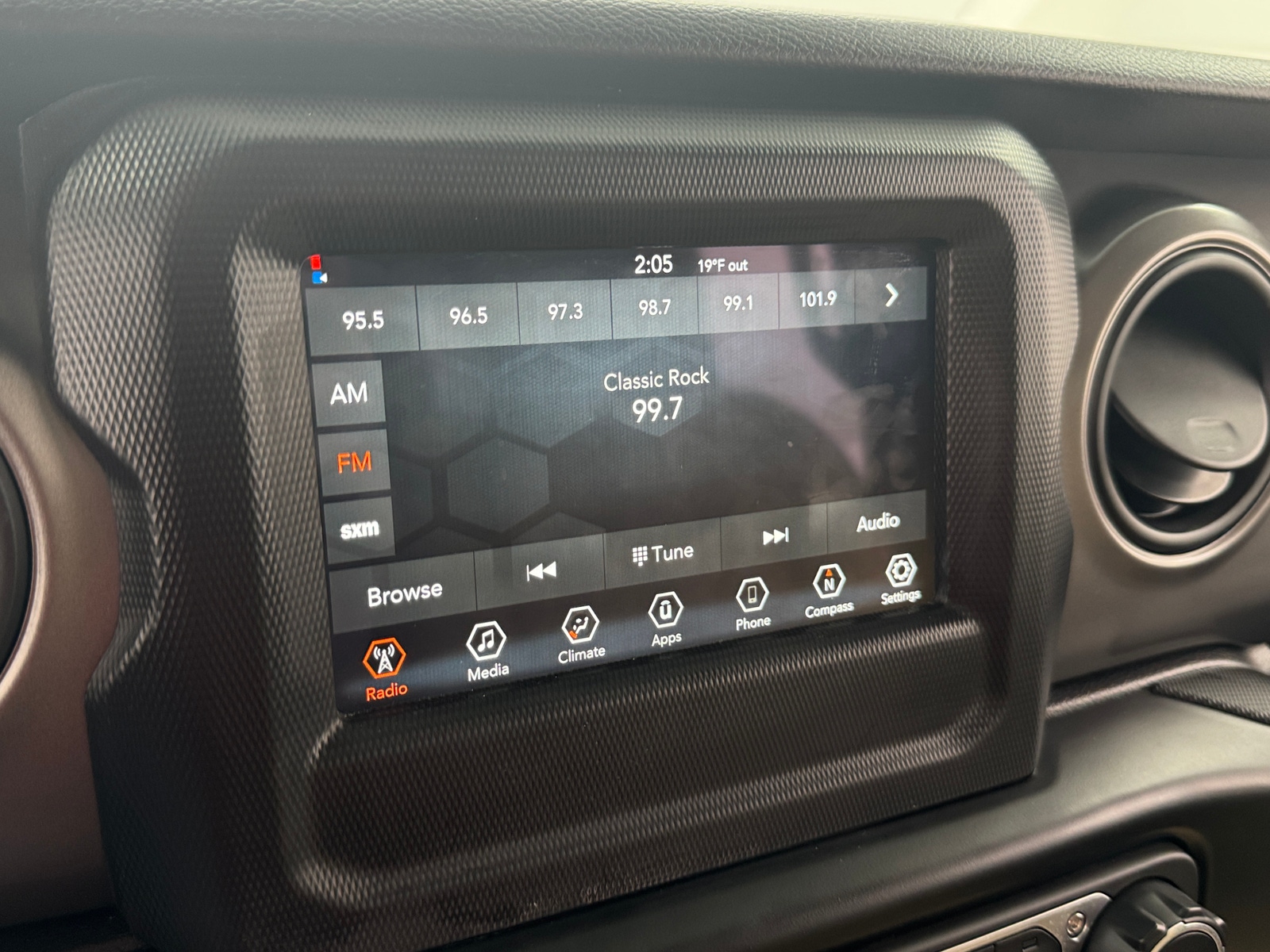 Thumbnail: 2022 Jeep Gladiator - 4