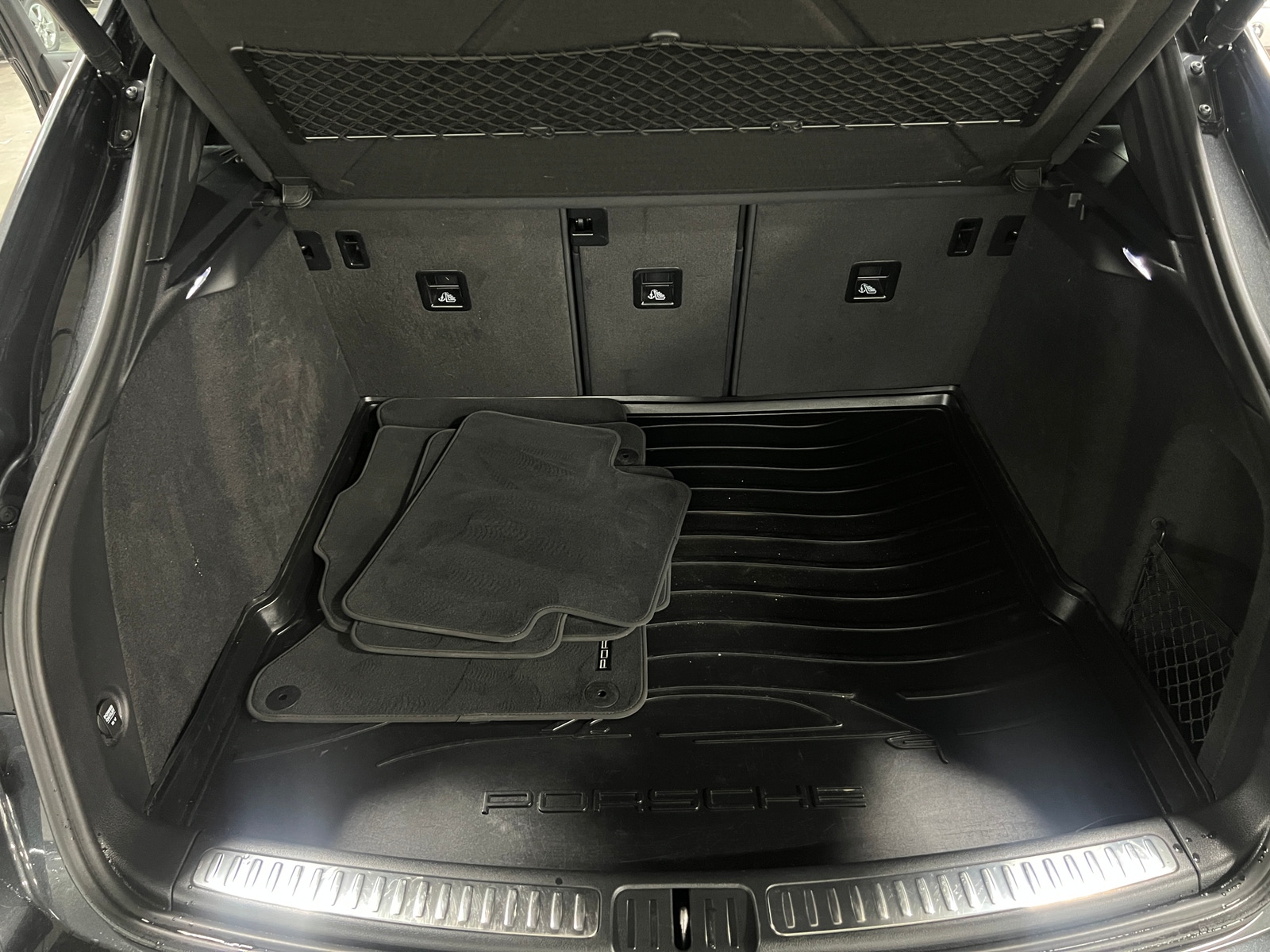 Thumbnail: 2018 Porsche Macan - 6