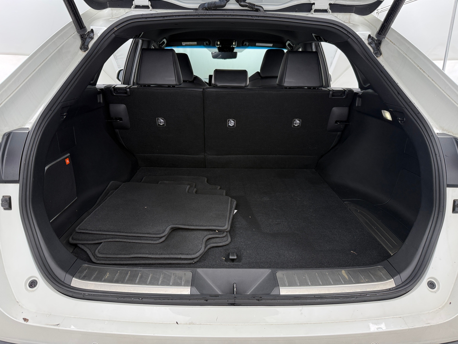 Thumbnail: 2021 Toyota Venza - 6