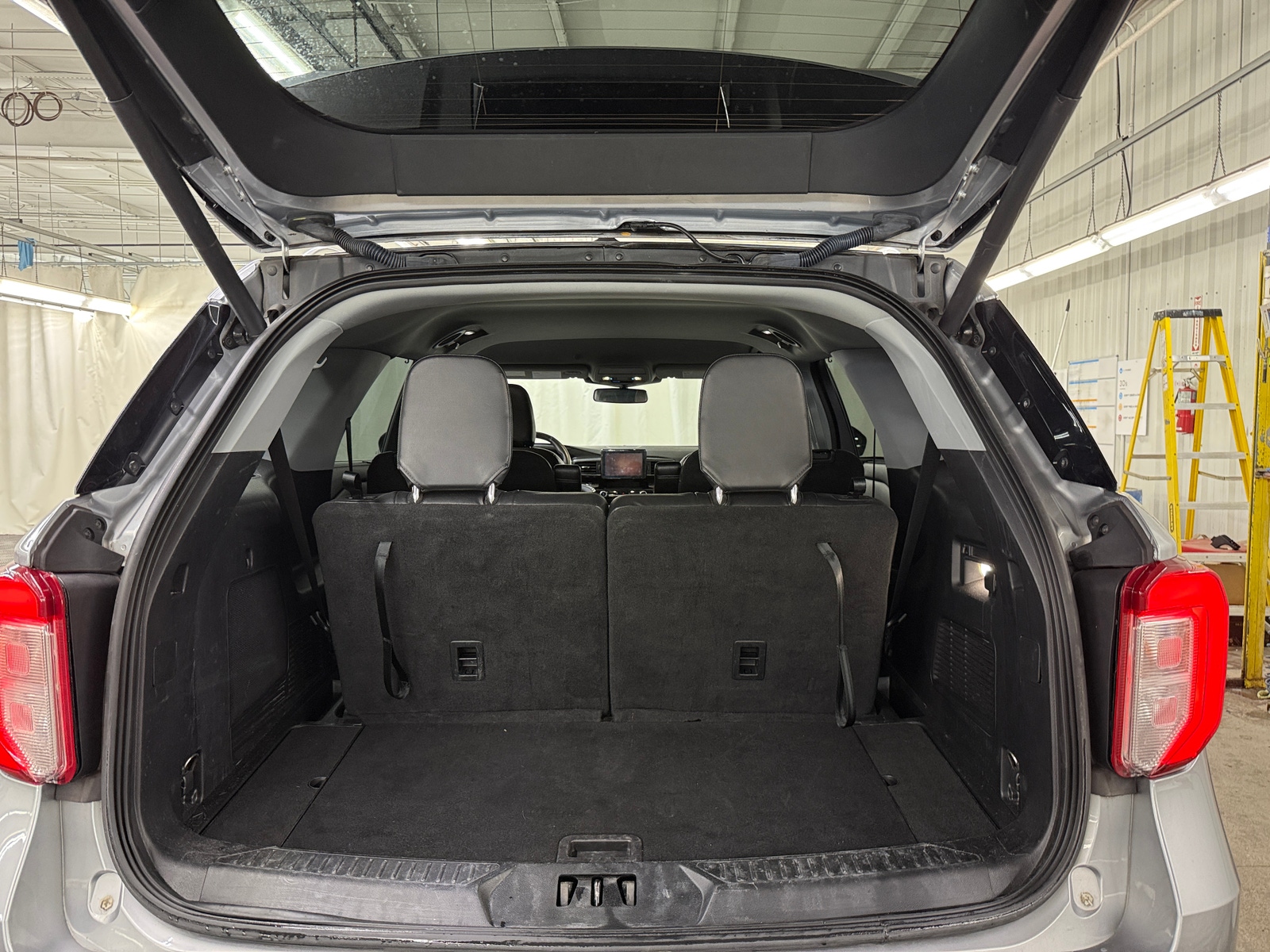 Thumbnail: 2022 Ford Explorer - 6