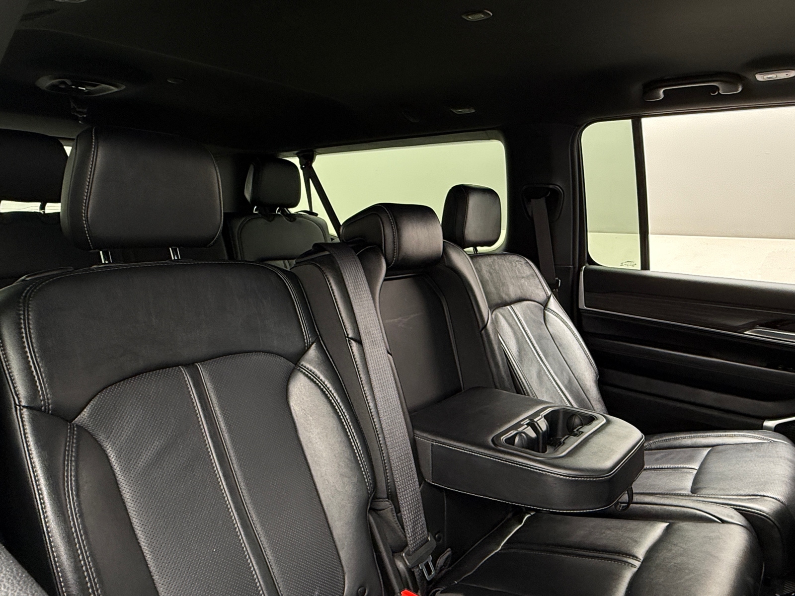 Thumbnail: 2024 Jeep Wagoneer - 5