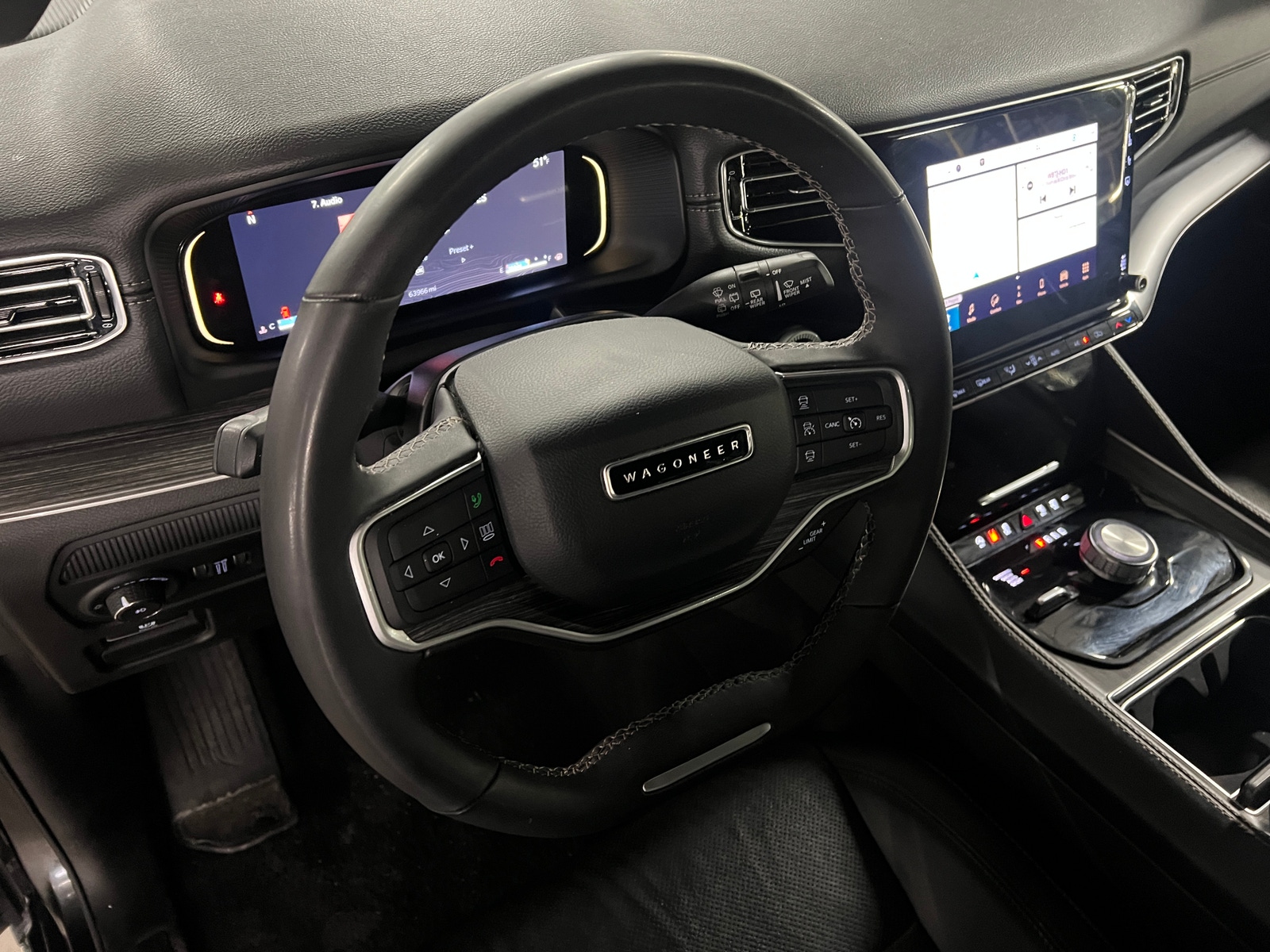 Thumbnail: 2024 Jeep Wagoneer - 4