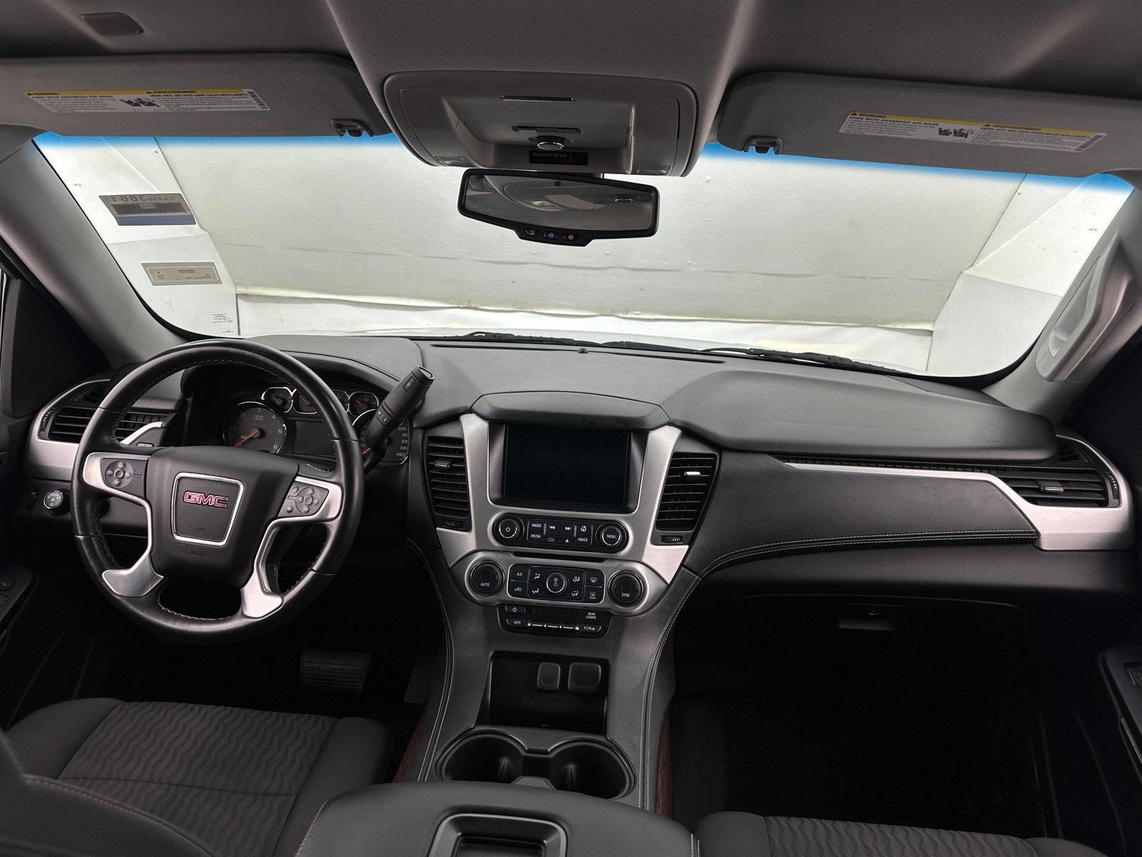 Thumbnail: 2017 GMC Yukon - 3