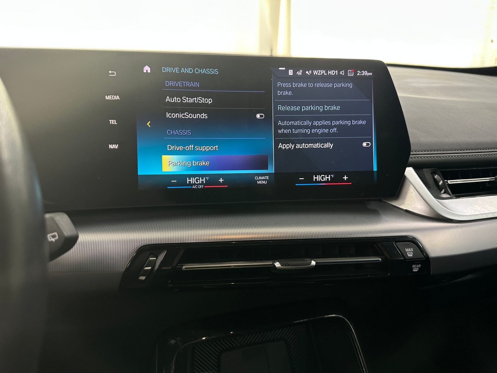 Thumbnail: 2023 BMW X1 - 3