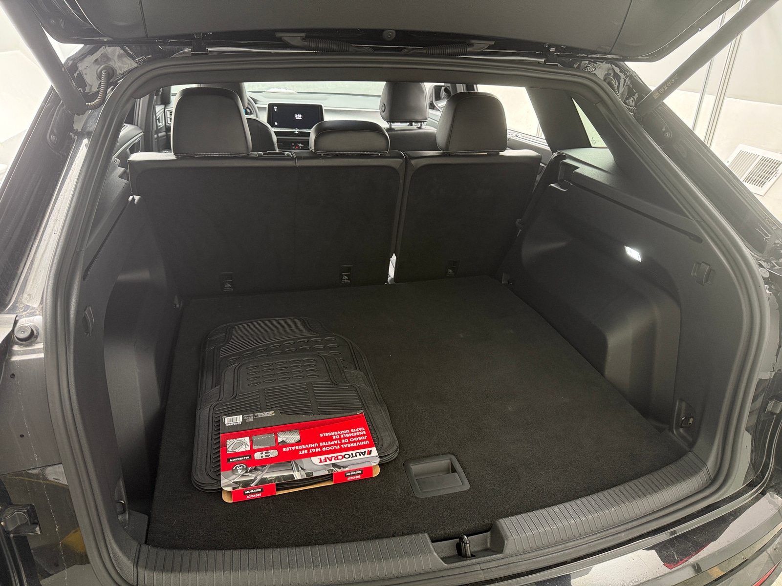 Thumbnail: 2024 Volkswagen Atlas - 6