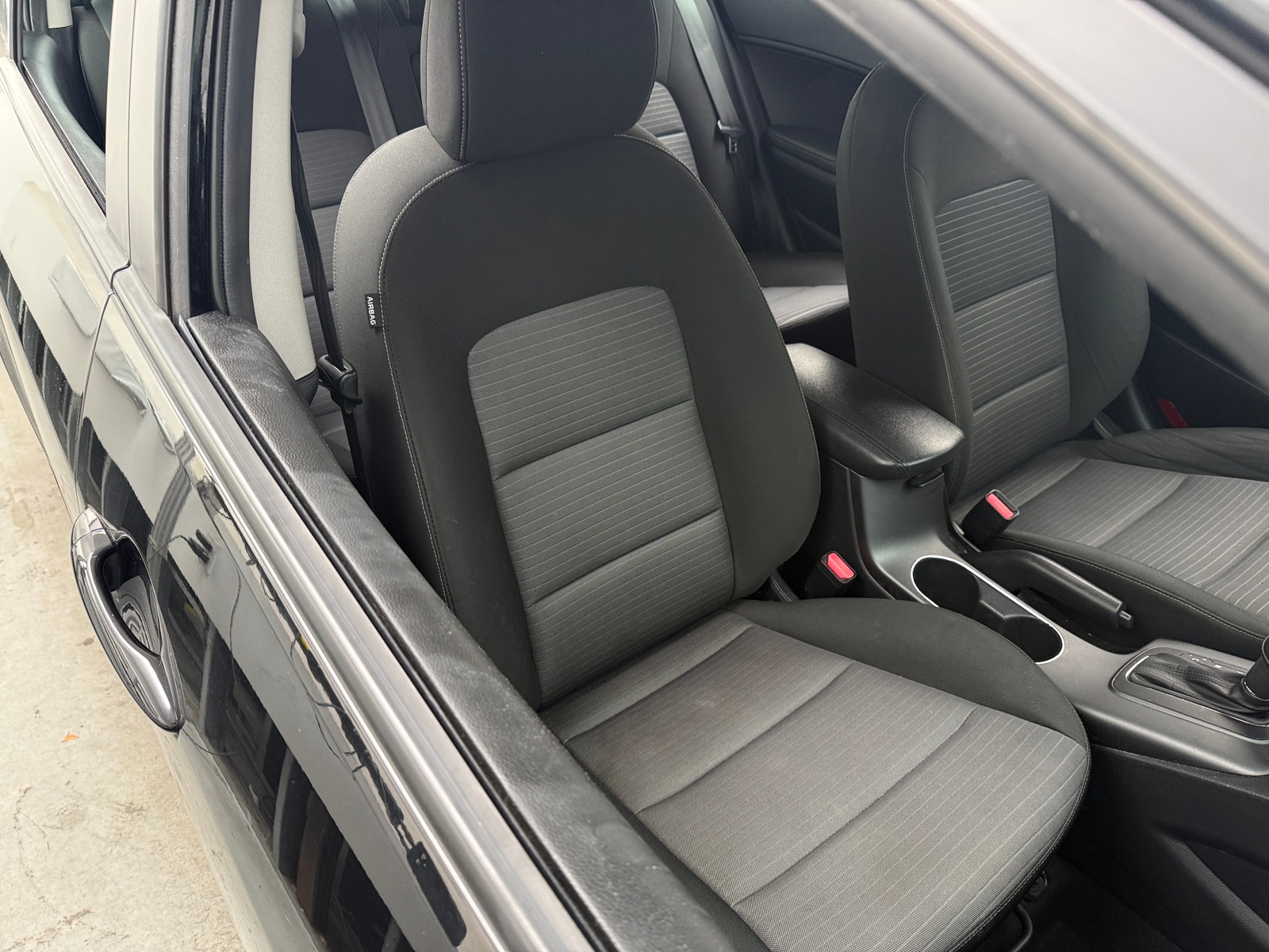 Thumbnail: 2016 Kia Forte - 2