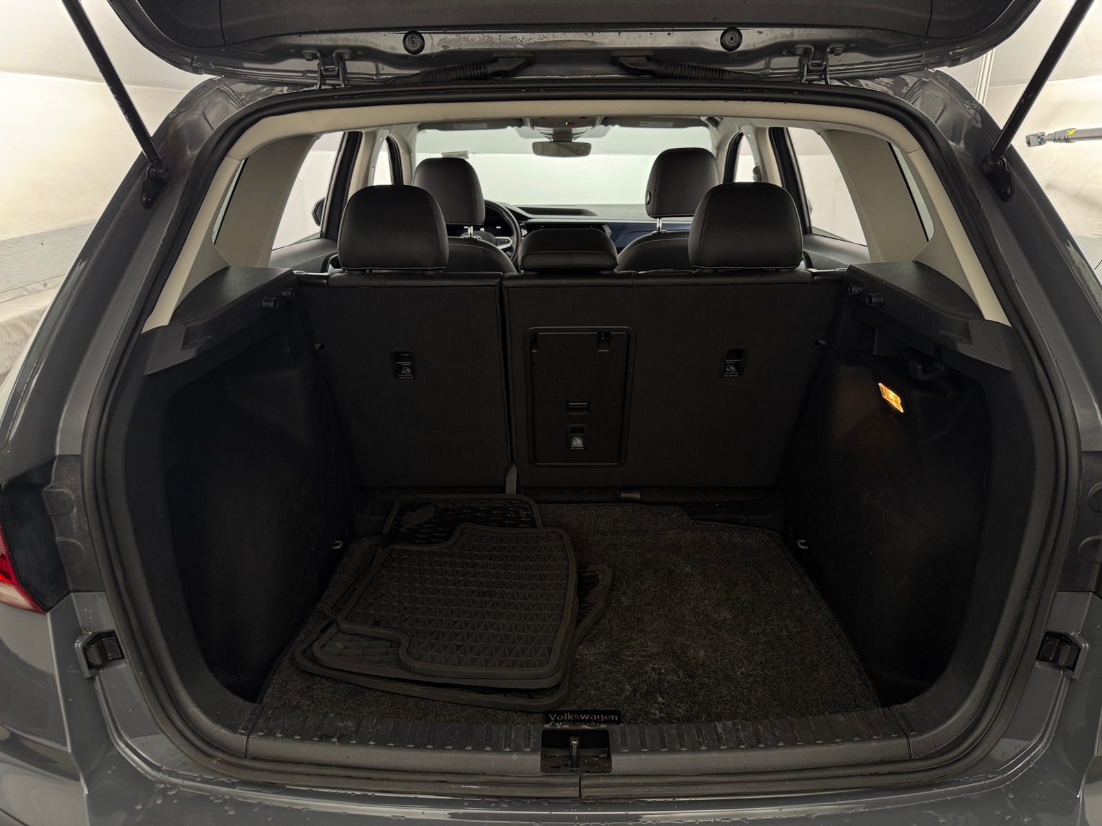 Thumbnail: 2023 Volkswagen Taos - 6