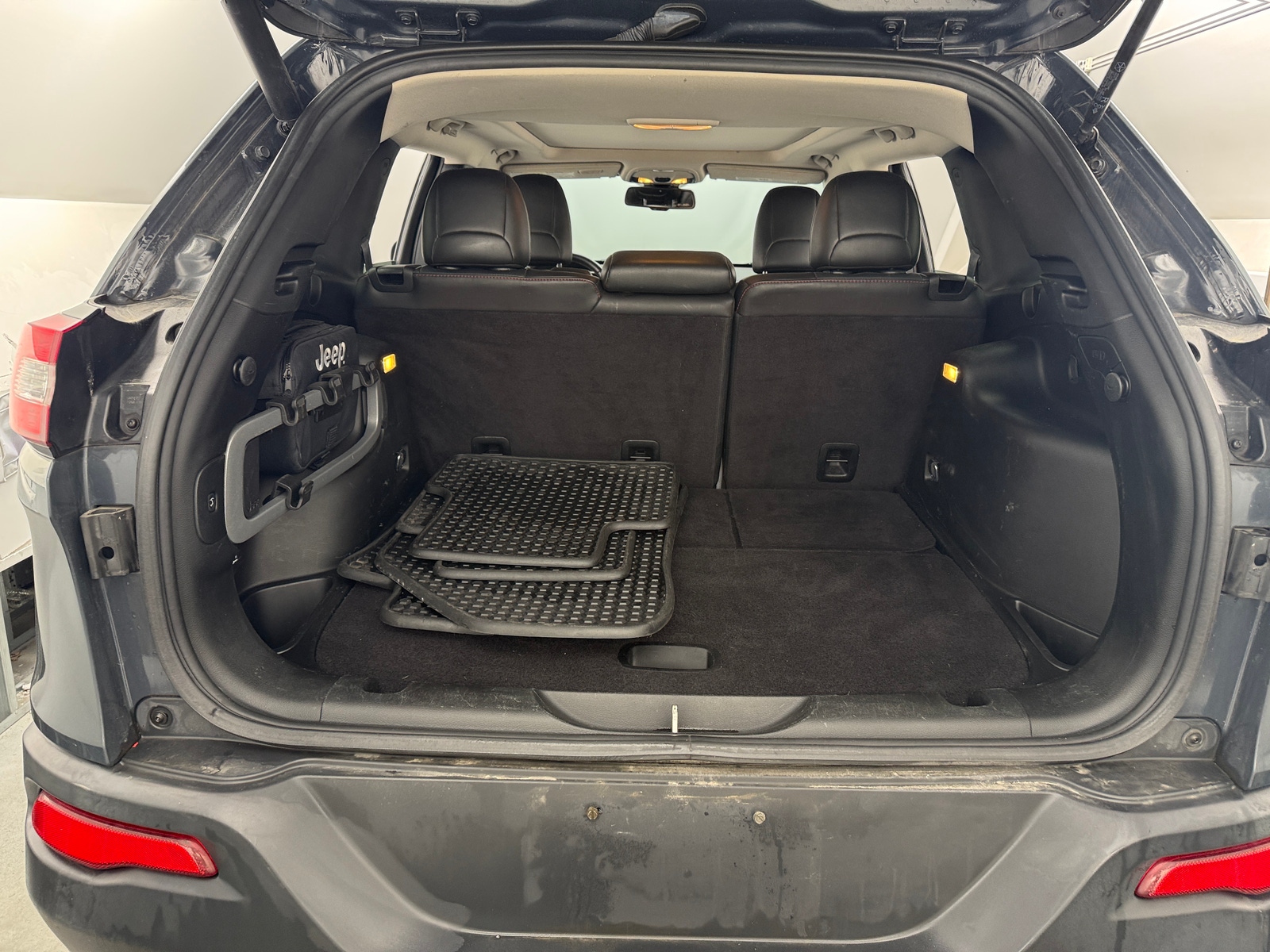 Thumbnail: 2016 Jeep Cherokee - 7