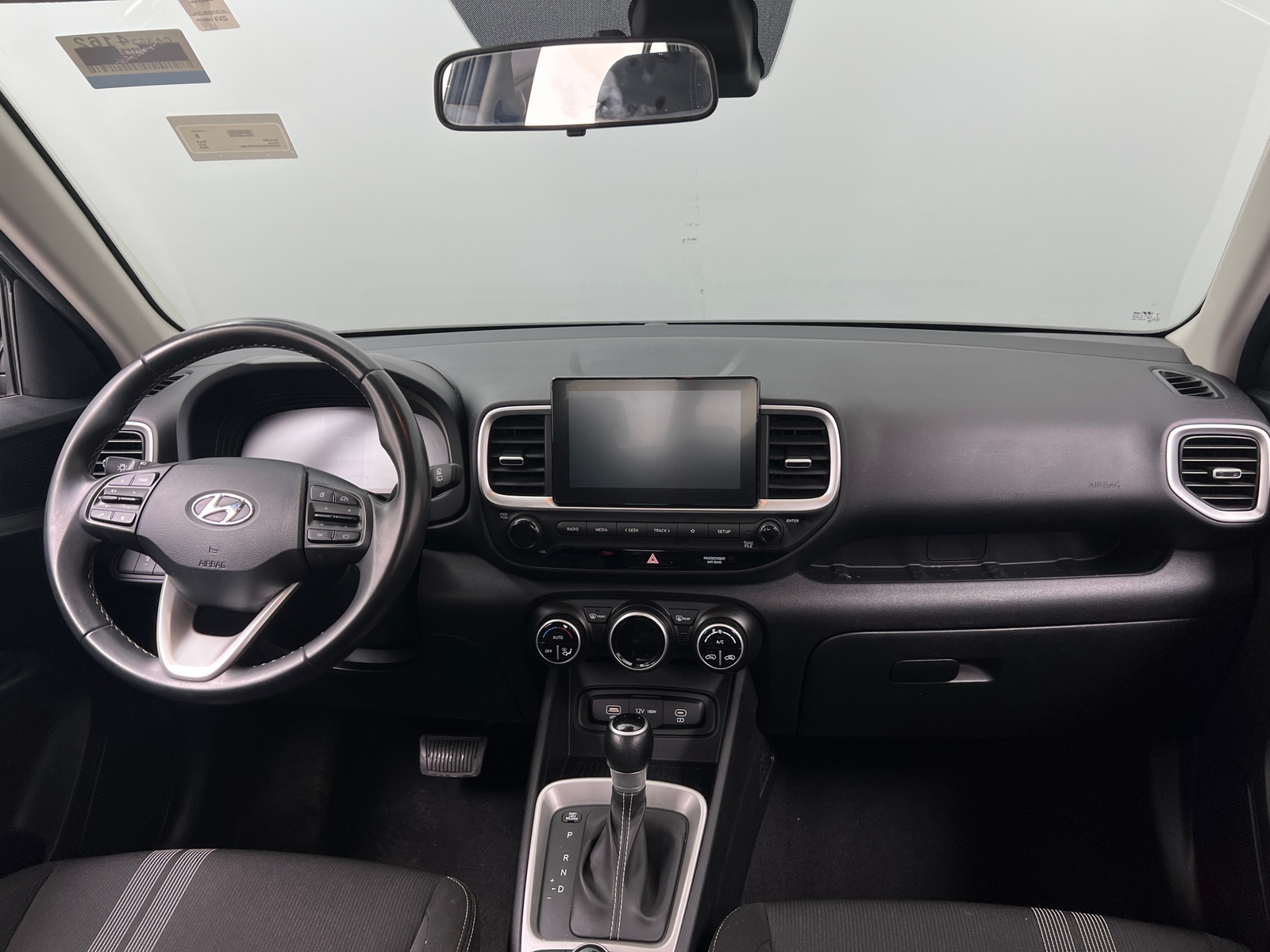 Thumbnail: 2023 Hyundai Venue - 3