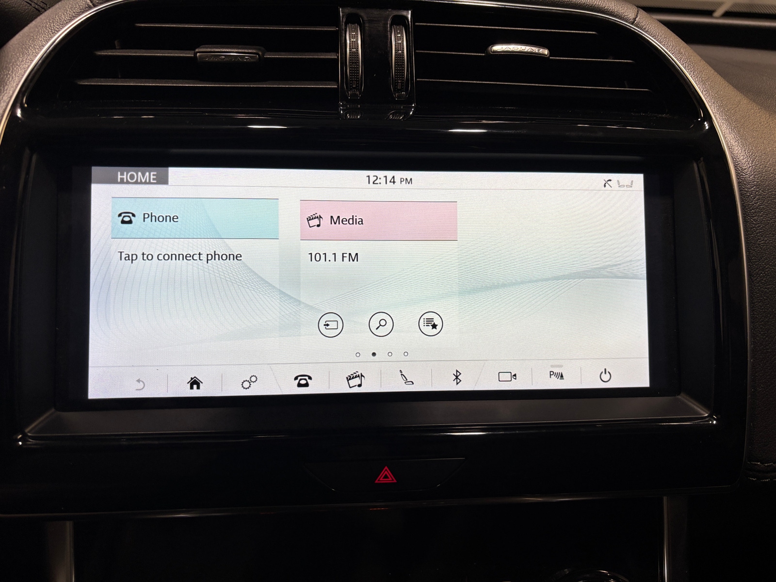 Thumbnail: 2020 Jaguar XE - 3