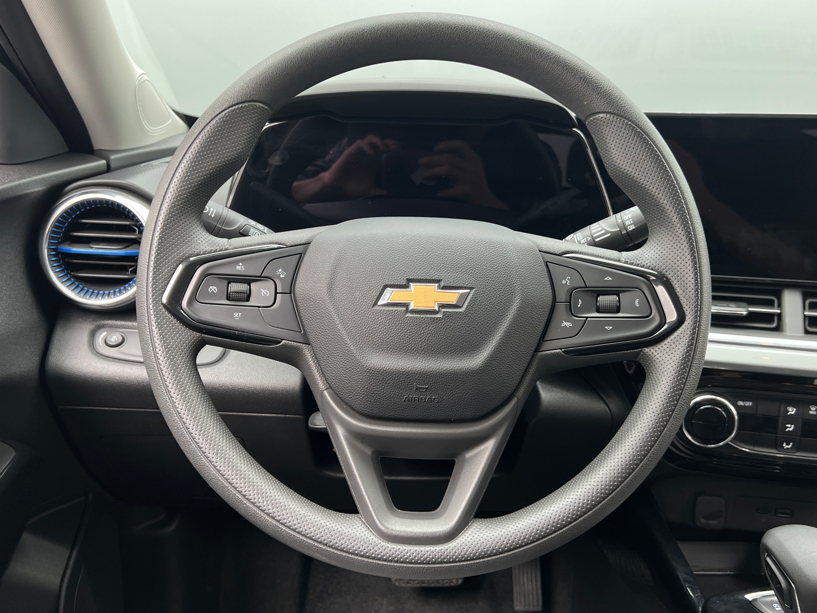 Thumbnail: 2025 Chevrolet Trax - 5