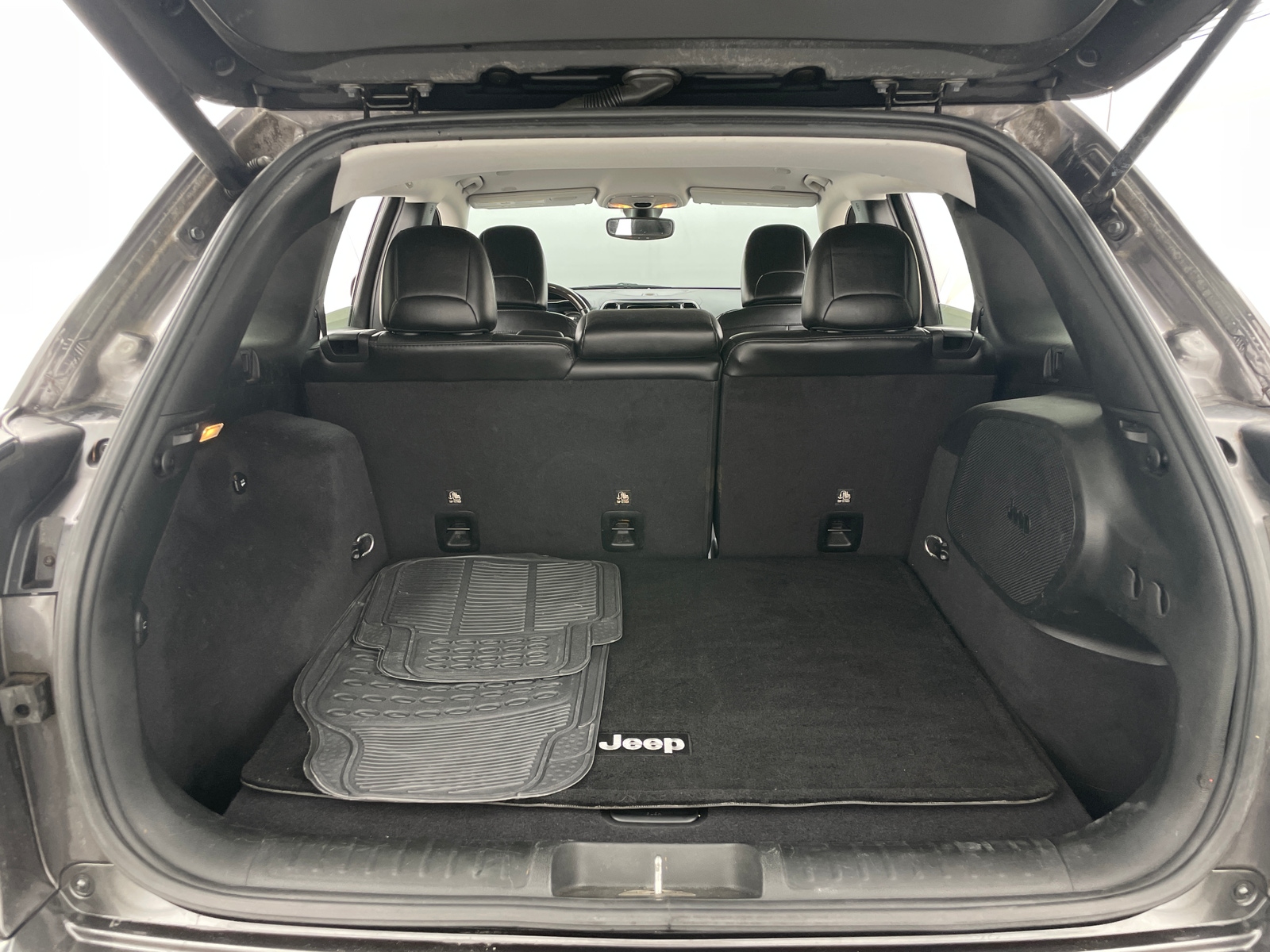 Thumbnail: 2019 Jeep Cherokee - 6