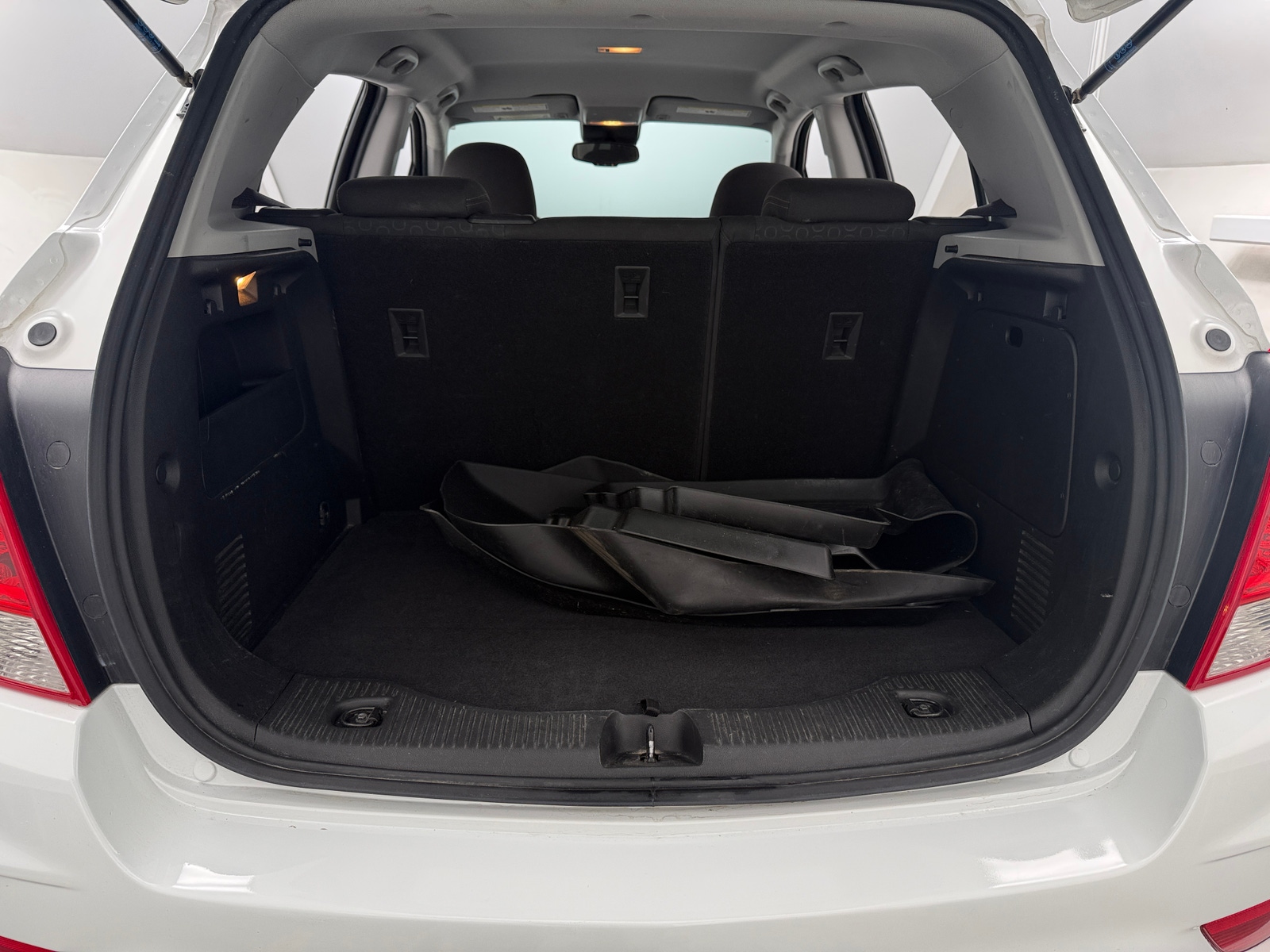 Thumbnail: 2017 Chevrolet Trax - 7