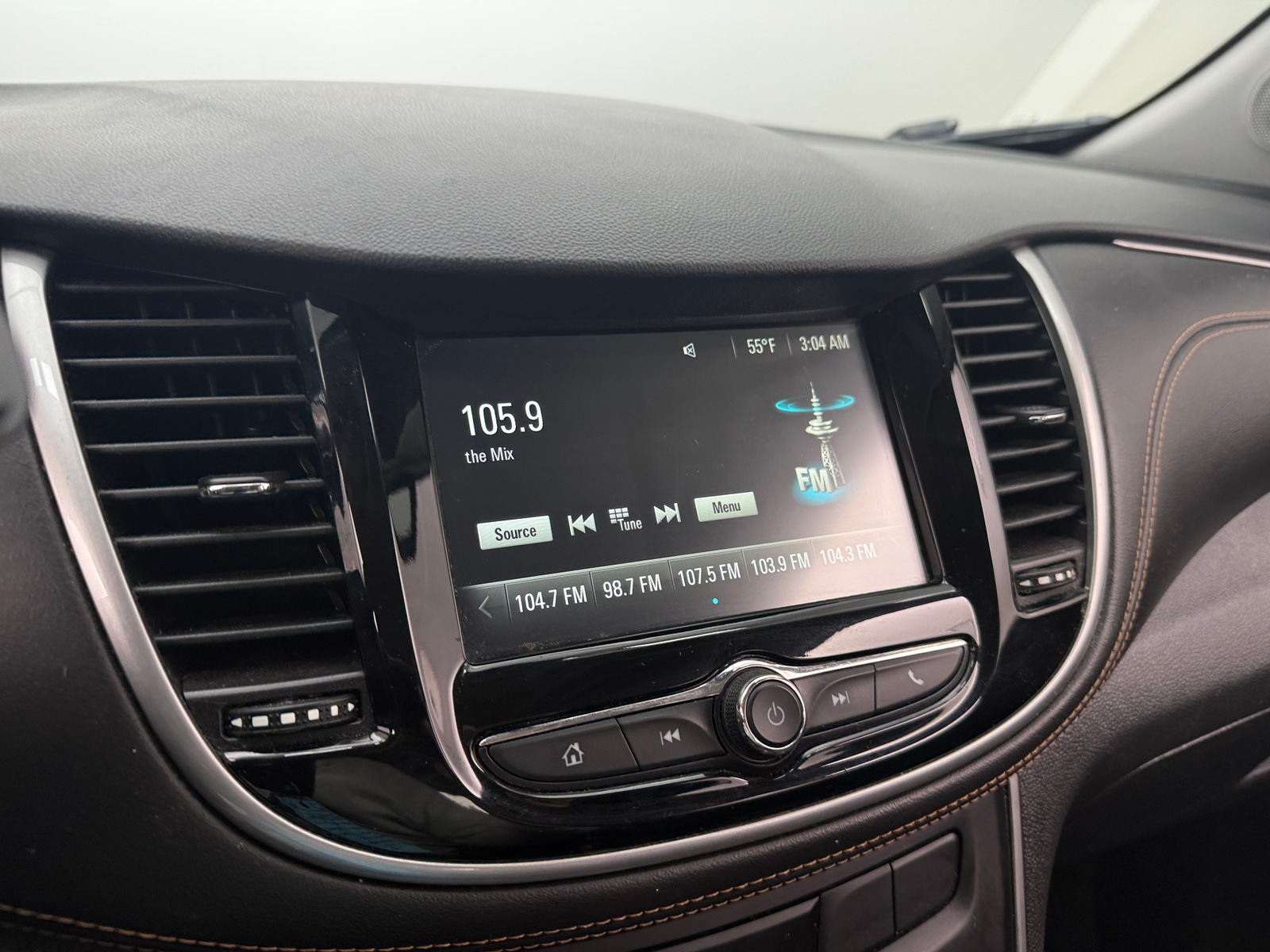 Thumbnail: 2017 Chevrolet Trax - 4