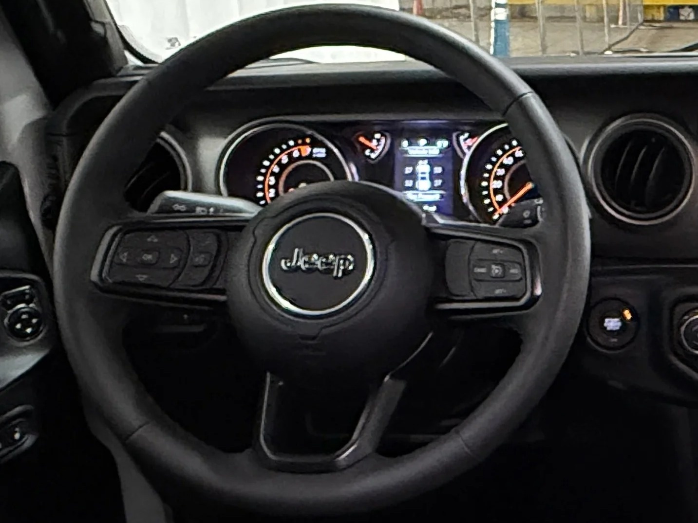 Thumbnail: 2023 Jeep Gladiator - 5