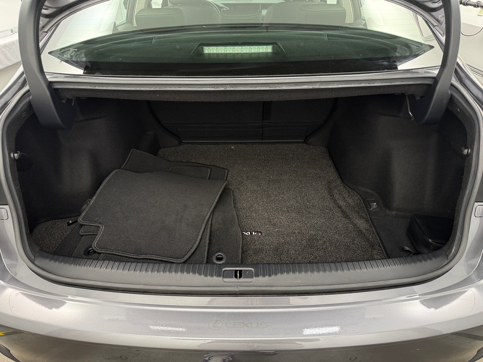 Thumbnail: 2020 Lexus IS - 6