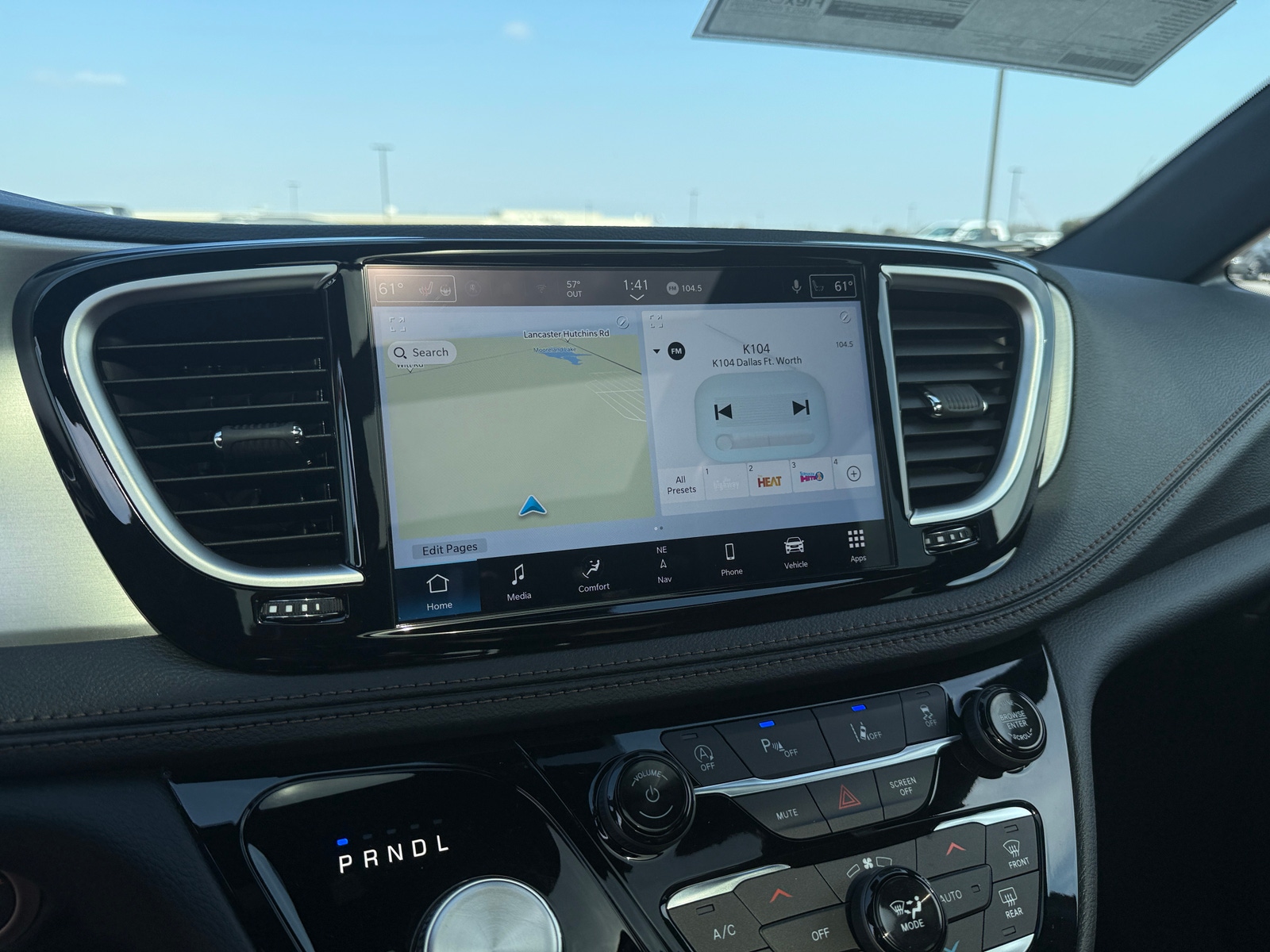 Thumbnail: 2026 Chrysler Pacifica - 3