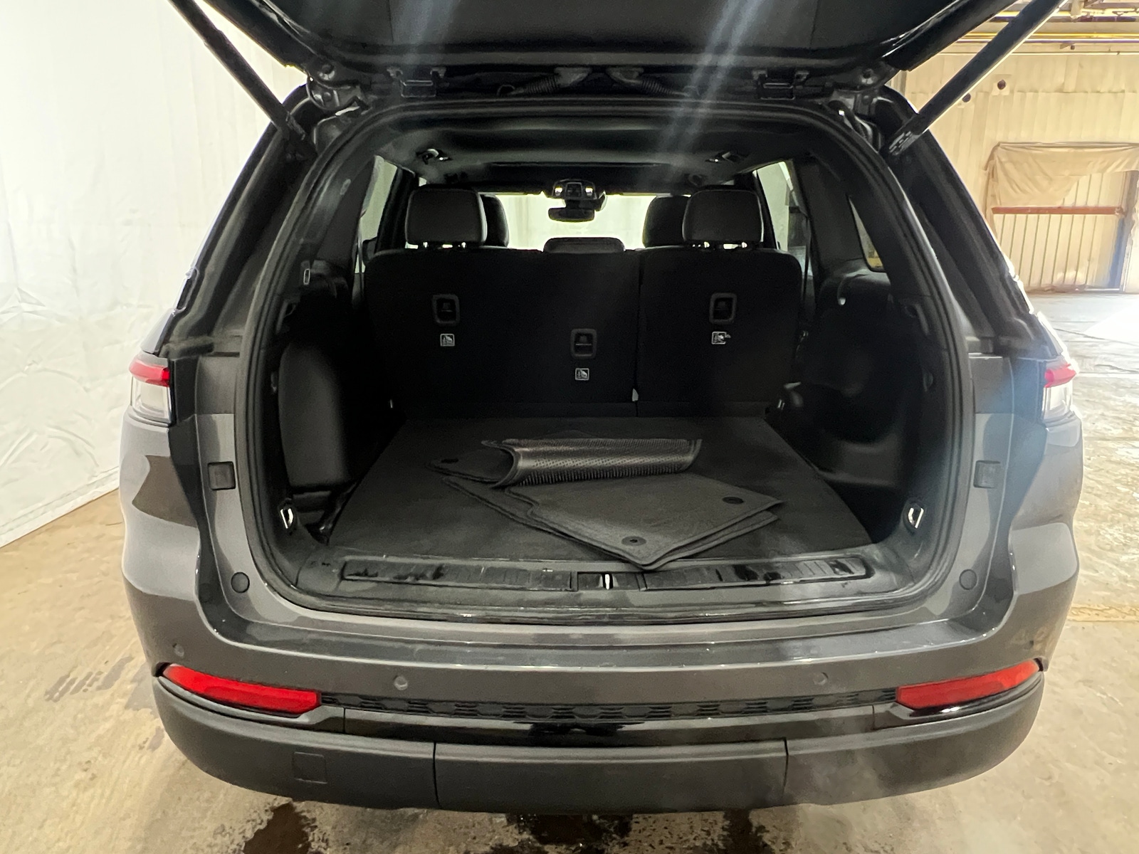 Thumbnail: 2022 Jeep Grand Cherokee - 6