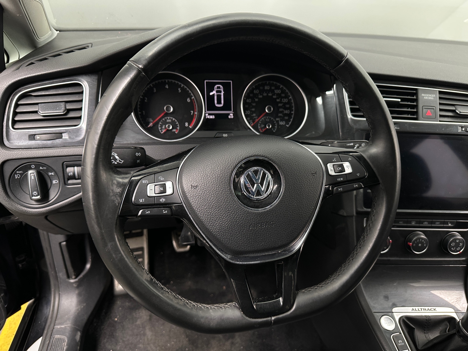 Thumbnail: 2019 Volkswagen Golf - 4