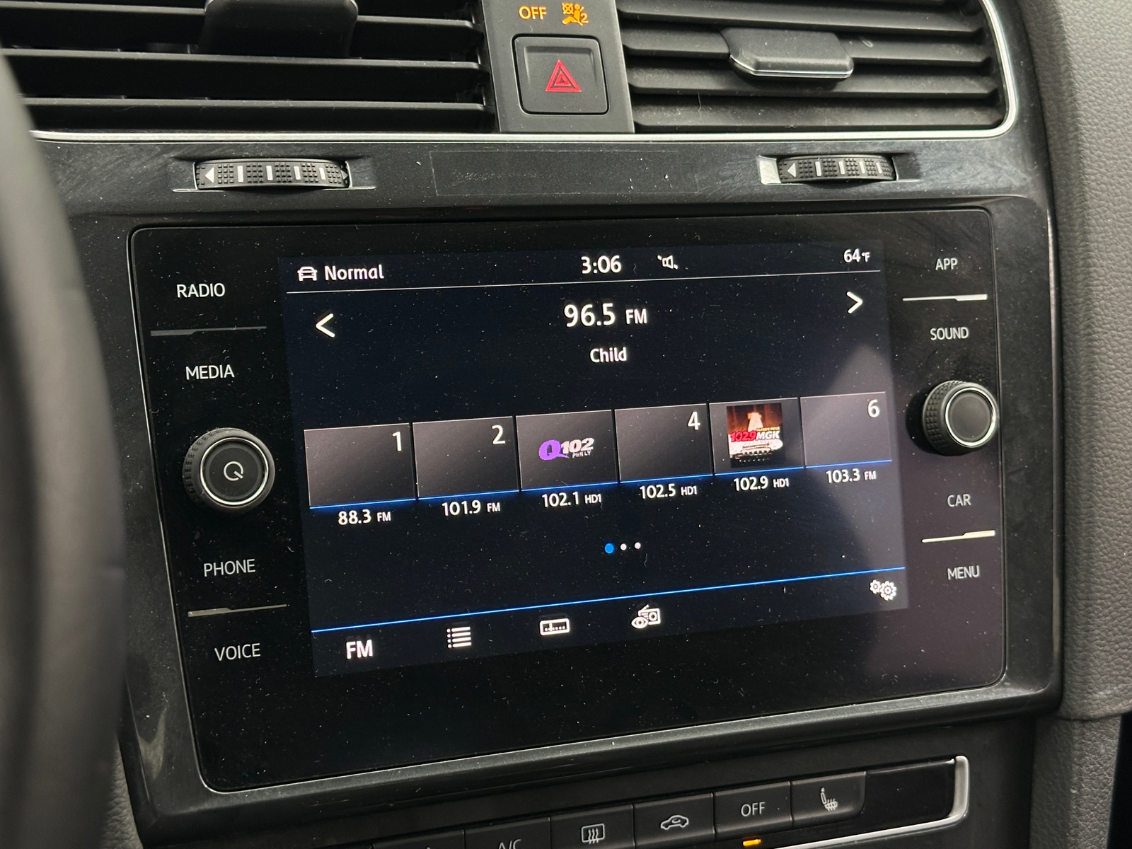 Thumbnail: 2019 Volkswagen Golf - 3