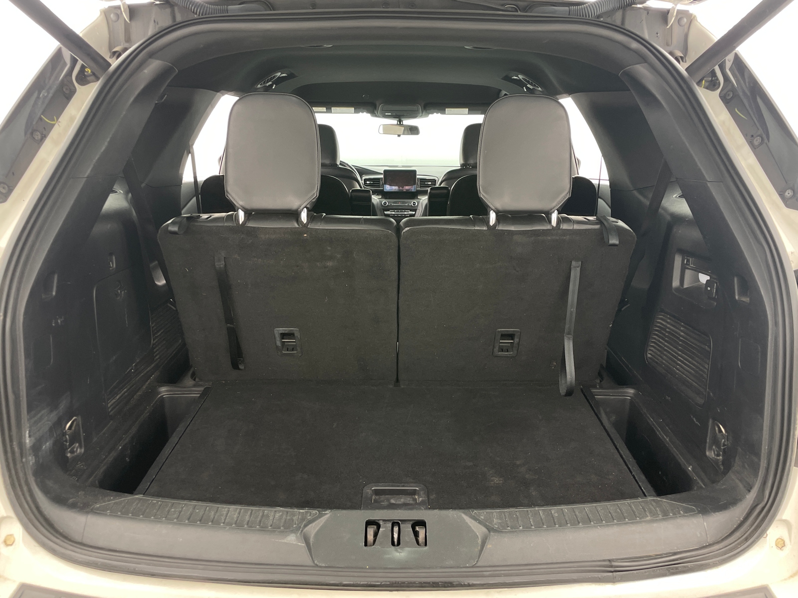 Thumbnail: 2020 Ford Explorer - 7