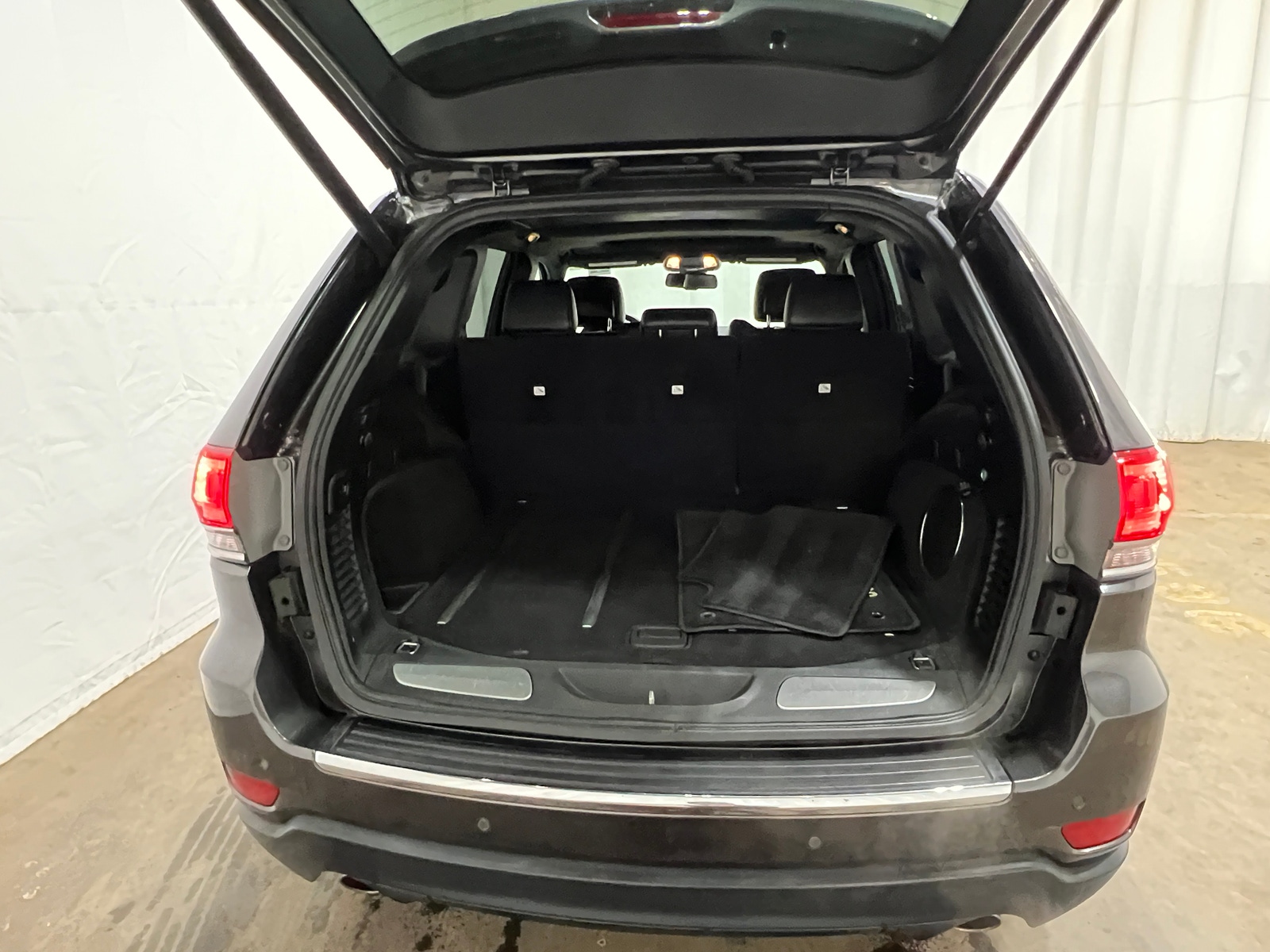 Thumbnail: 2014 Jeep Grand Cherokee - 6