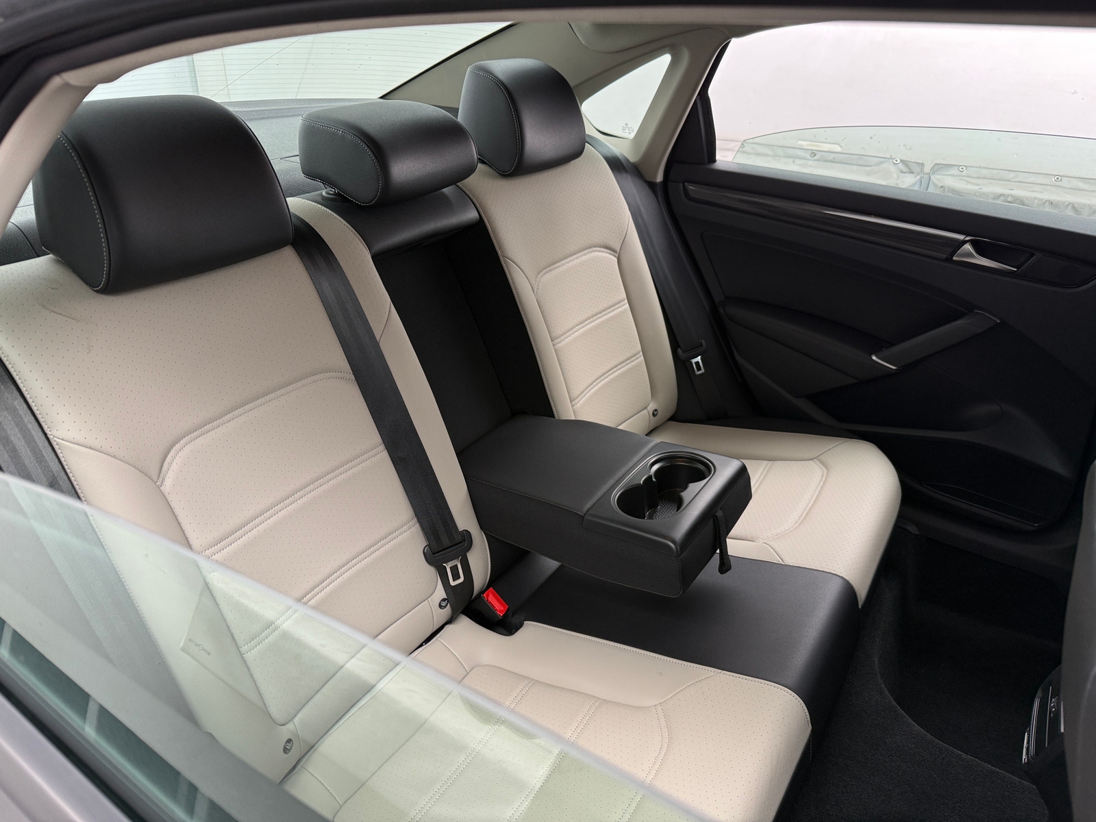 Thumbnail: 2020 Volkswagen Passat - 5