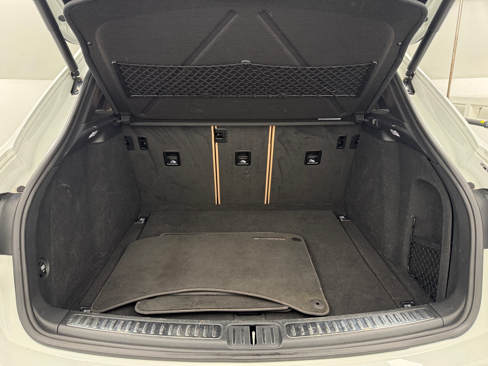 Thumbnail: 2019 Porsche Macan - 6