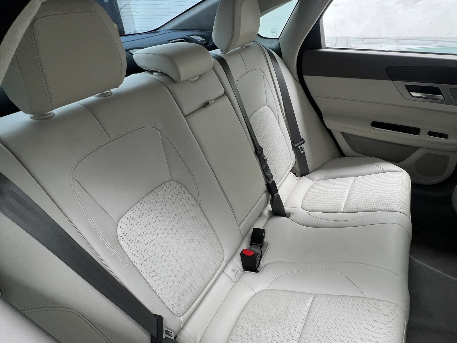 Thumbnail: 2020 Jaguar XF - 5