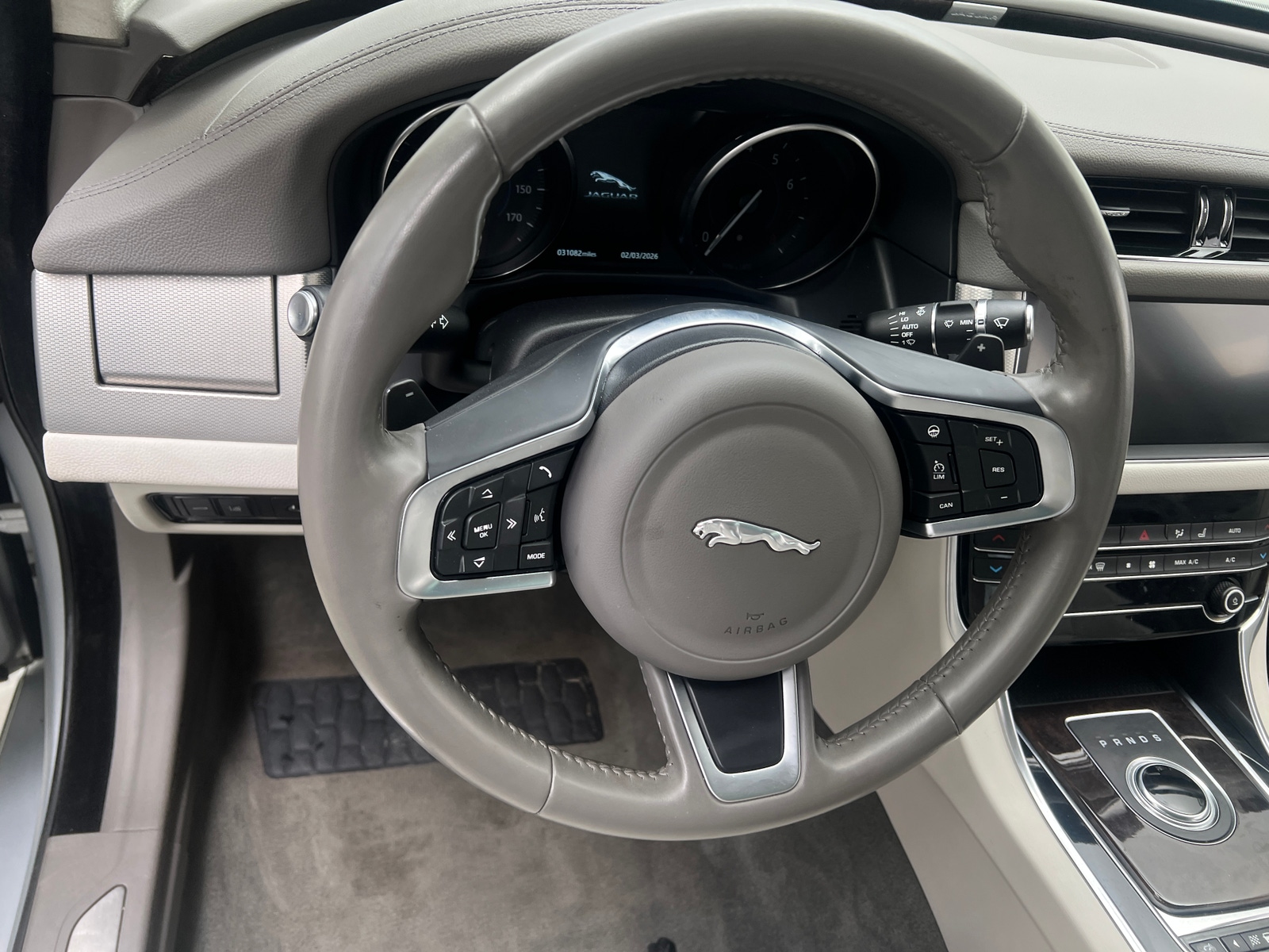 Thumbnail: 2020 Jaguar XF - 4