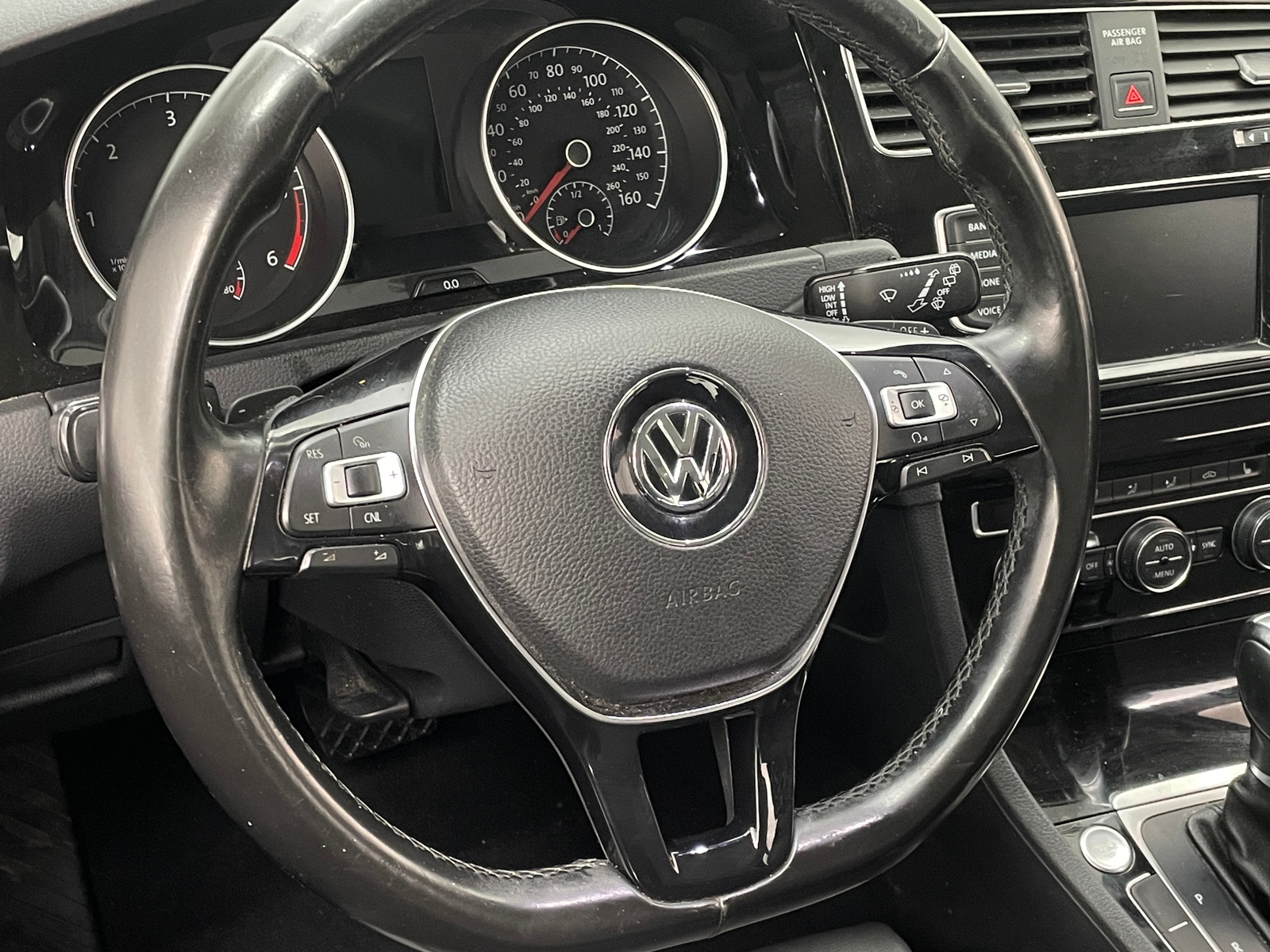 Thumbnail: 2015 Volkswagen Golf - 4