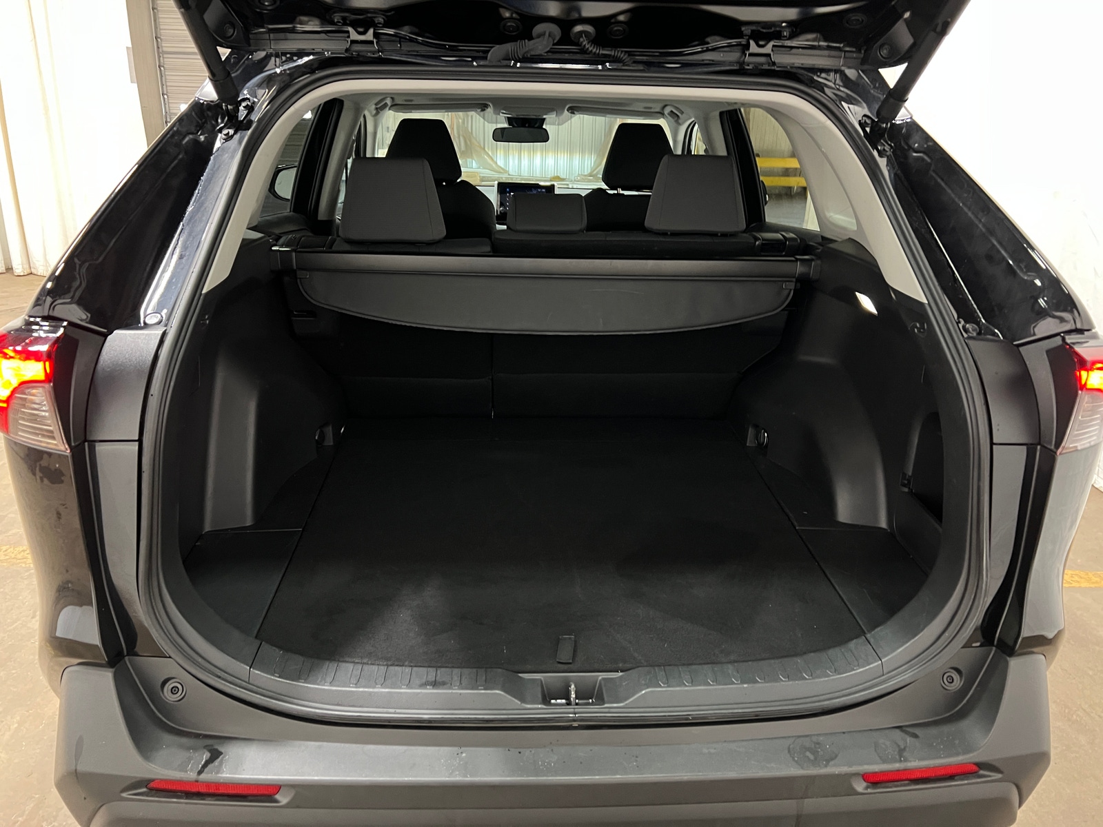 Thumbnail: 2025 Toyota RAV4 - 7