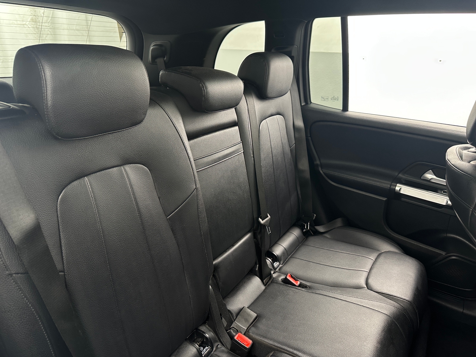 Thumbnail: 2020 Mercedes-Benz GLB - 5