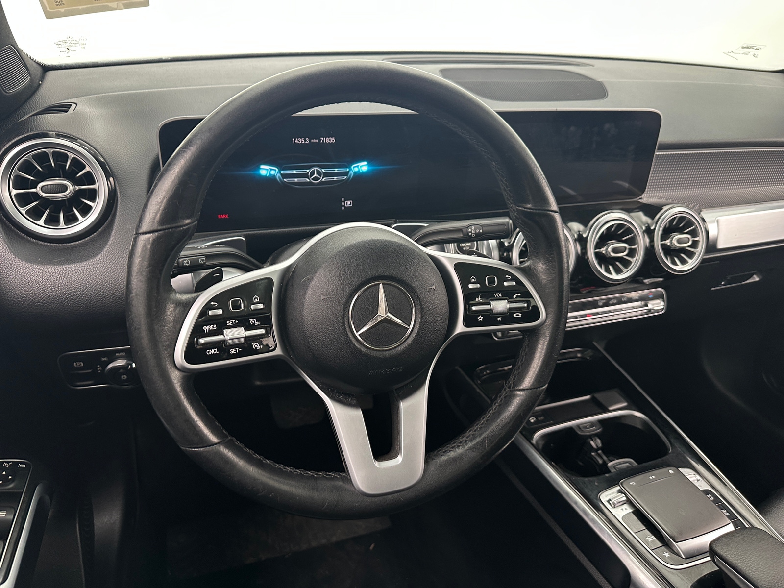 Thumbnail: 2020 Mercedes-Benz GLB - 4