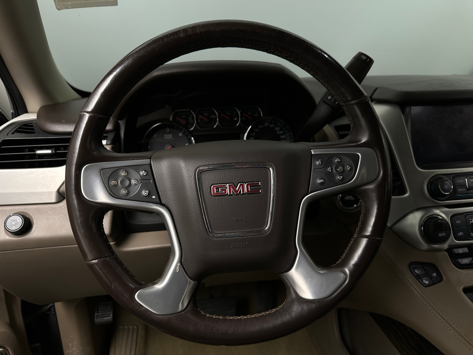 Thumbnail: 2018 GMC Yukon XL - 4