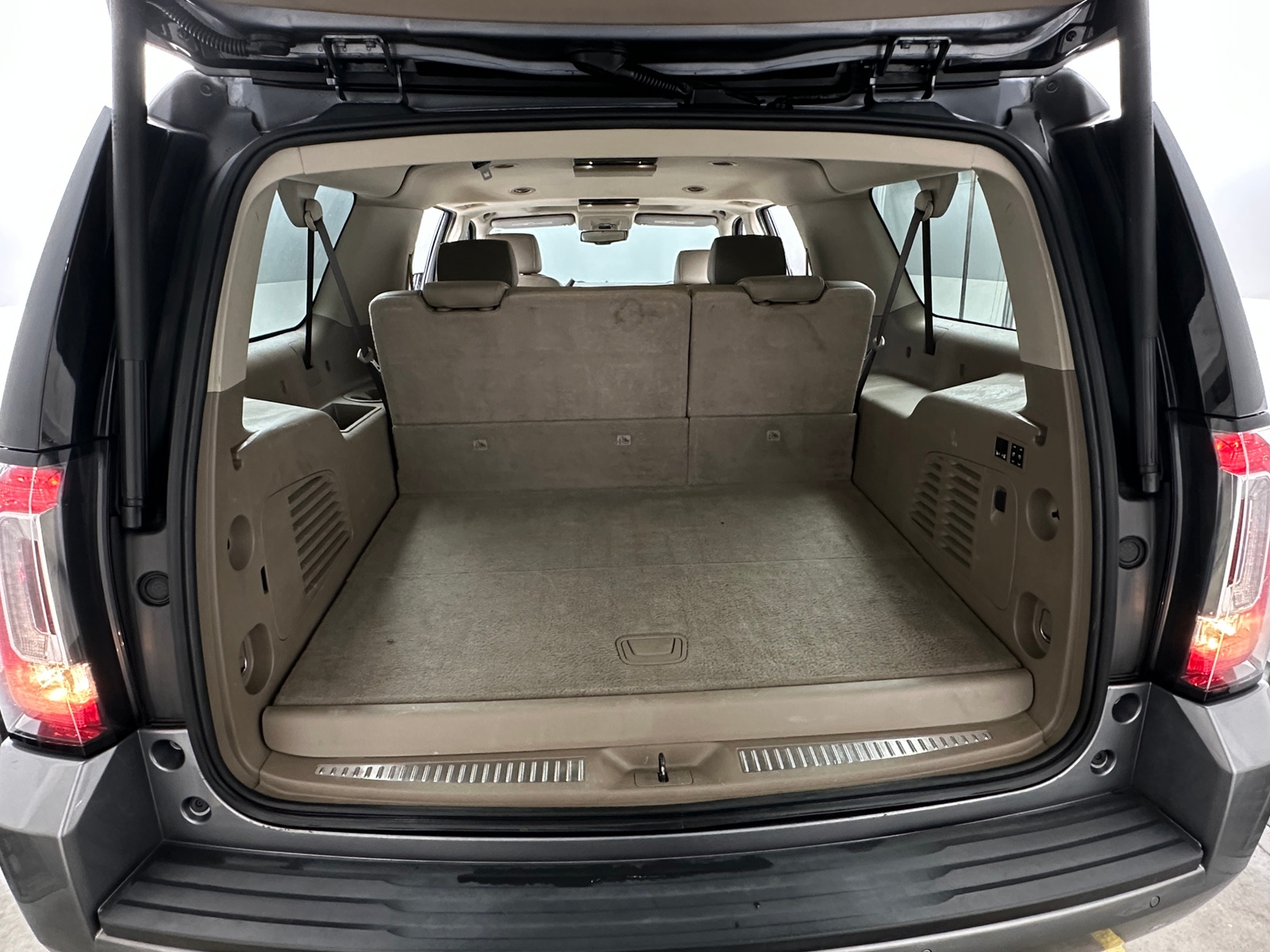 Thumbnail: 2018 GMC Yukon XL - 6