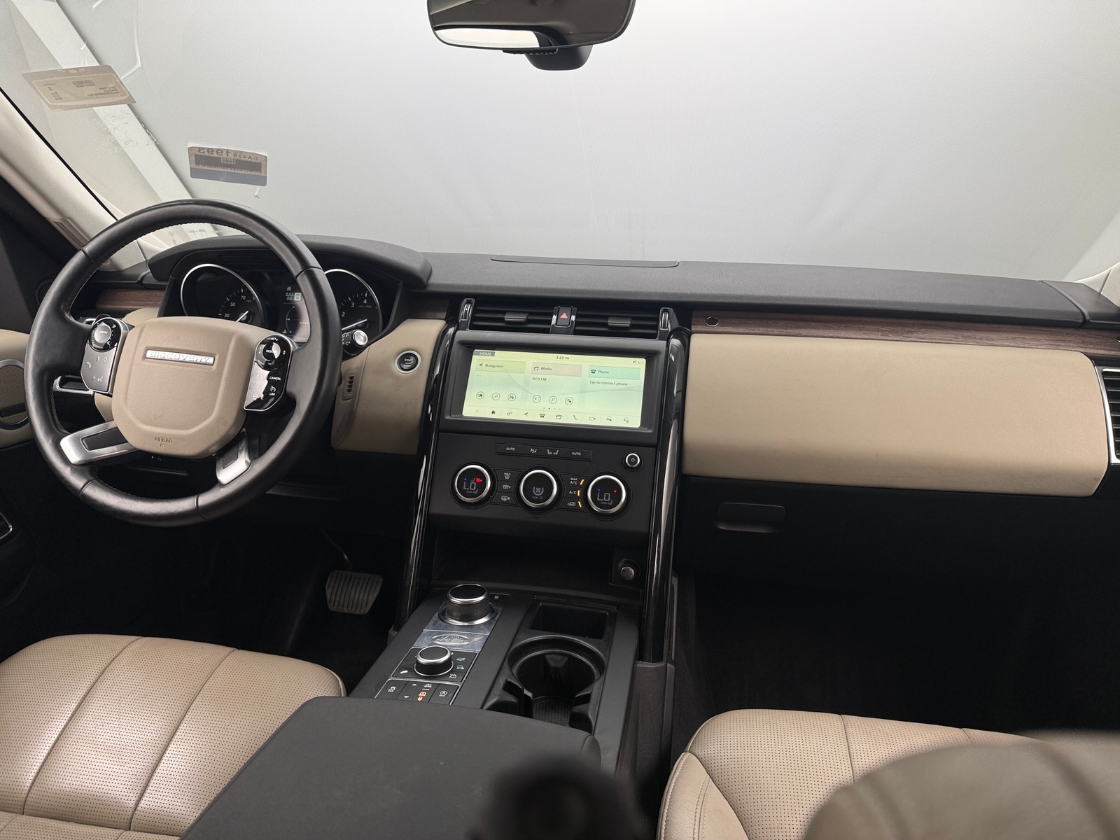 Thumbnail: 2019 Land Rover Discovery - 2