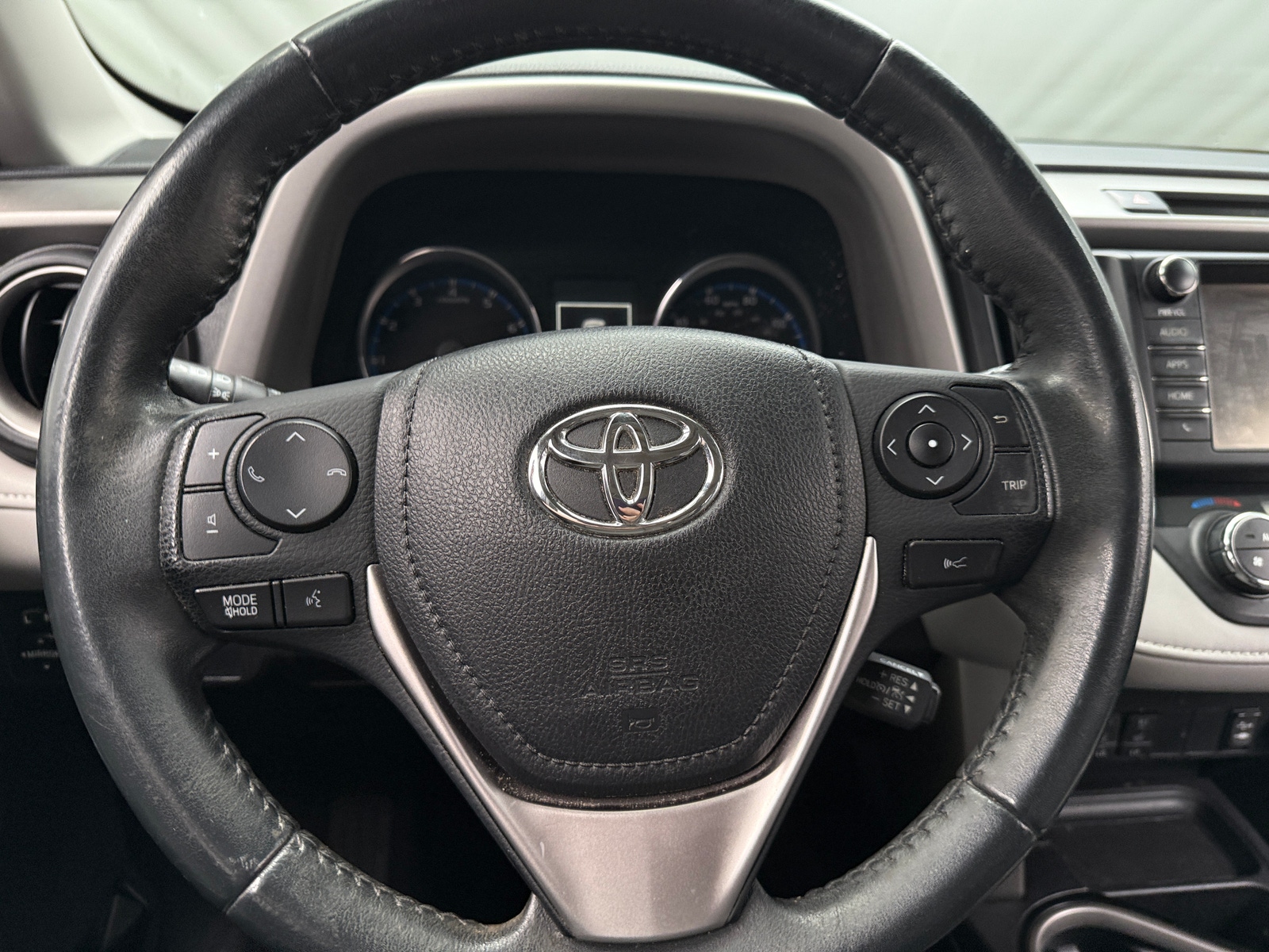 Thumbnail: 2017 Toyota RAV4 - 4