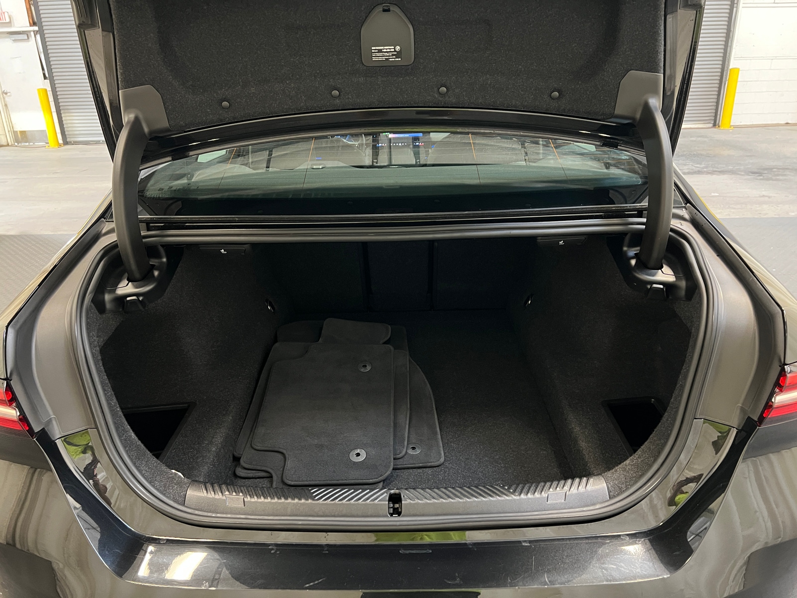 Thumbnail: 2026 BMW 5 Series - 6