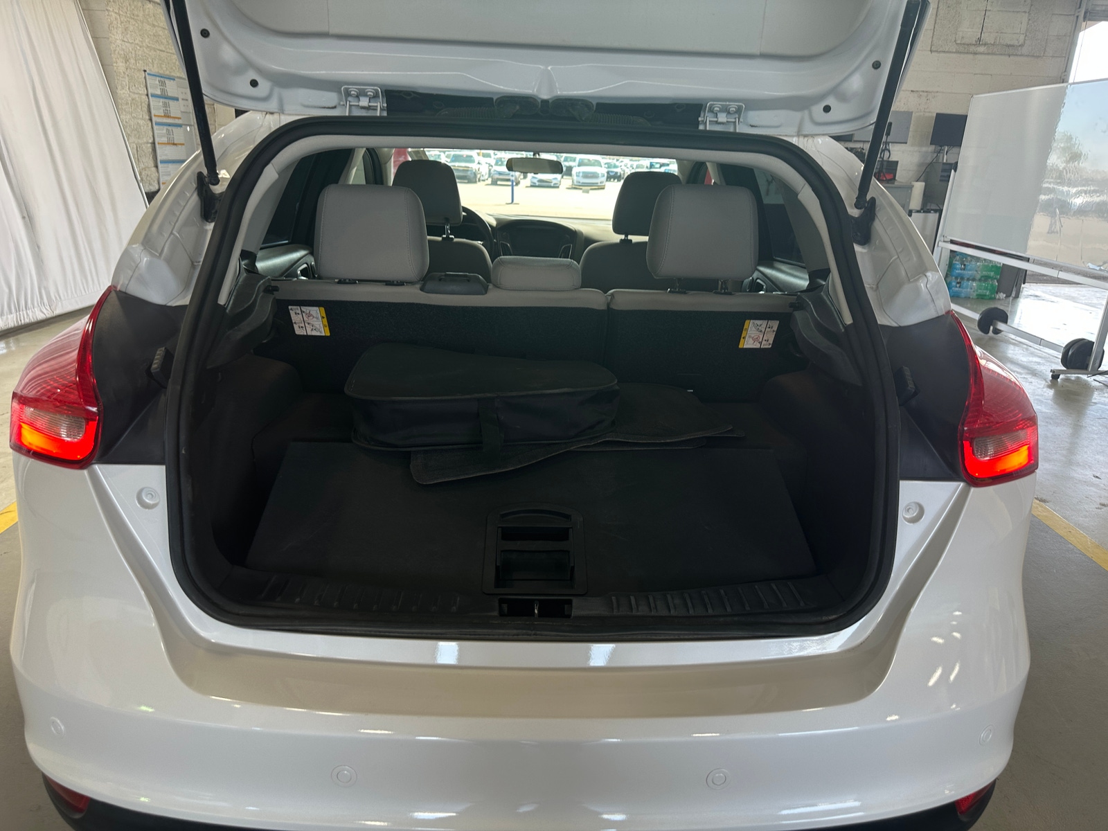 Thumbnail: 2017 Ford Focus - 7