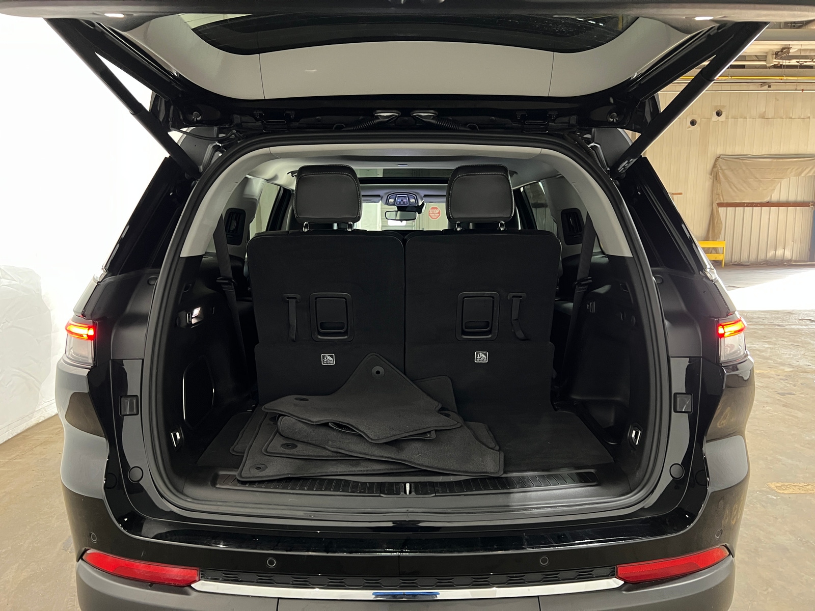 Thumbnail: 2022 Jeep Grand Cherokee L - 6