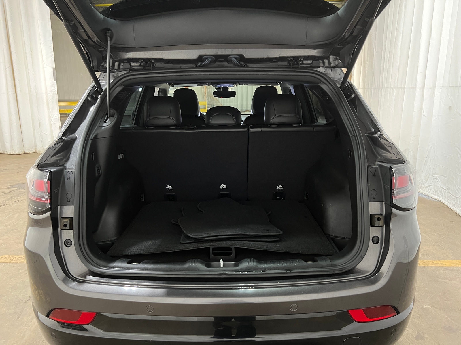 Thumbnail: 2023 Jeep Compass - 6