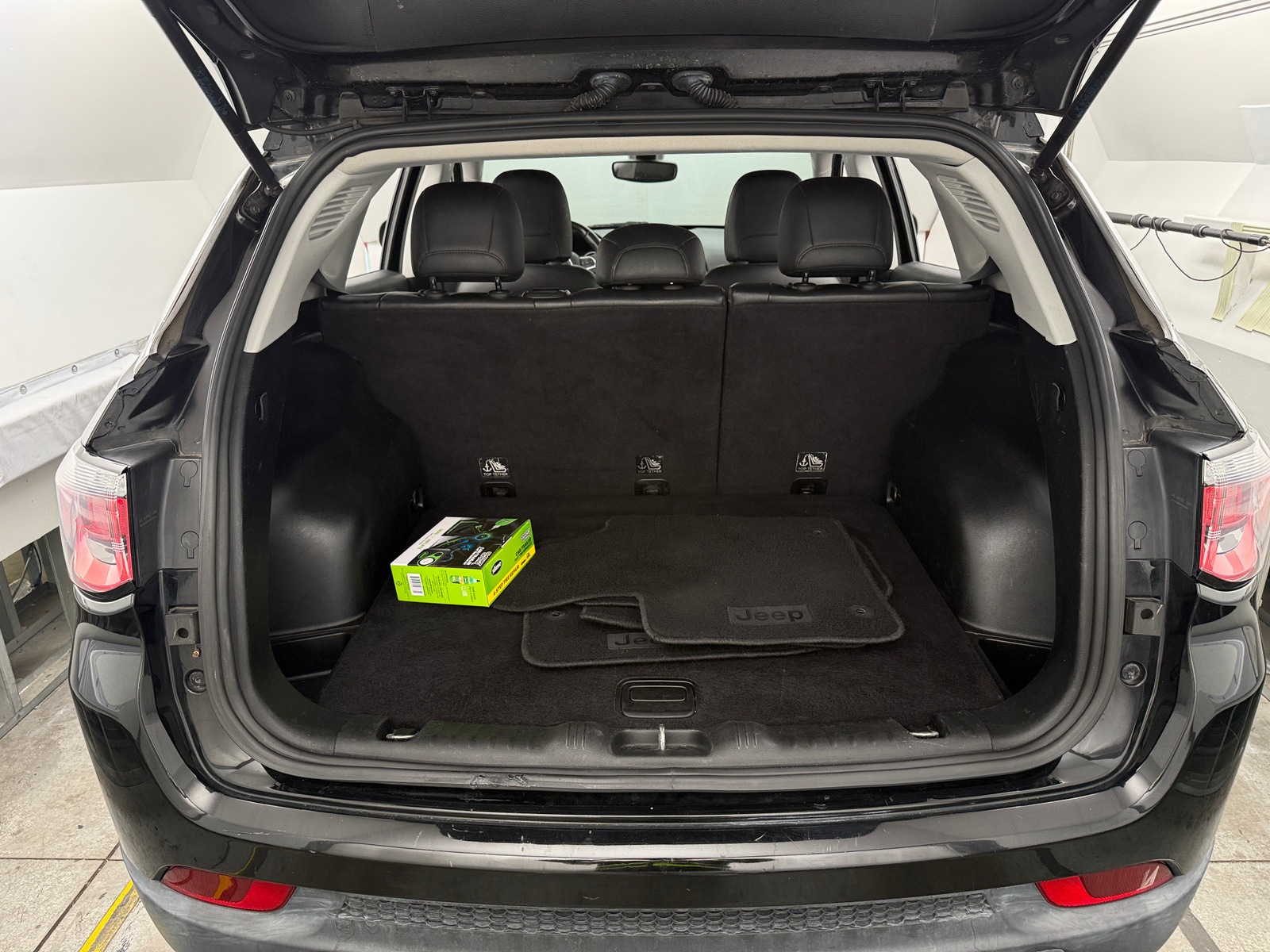 Thumbnail: 2017 Jeep Compass - 7