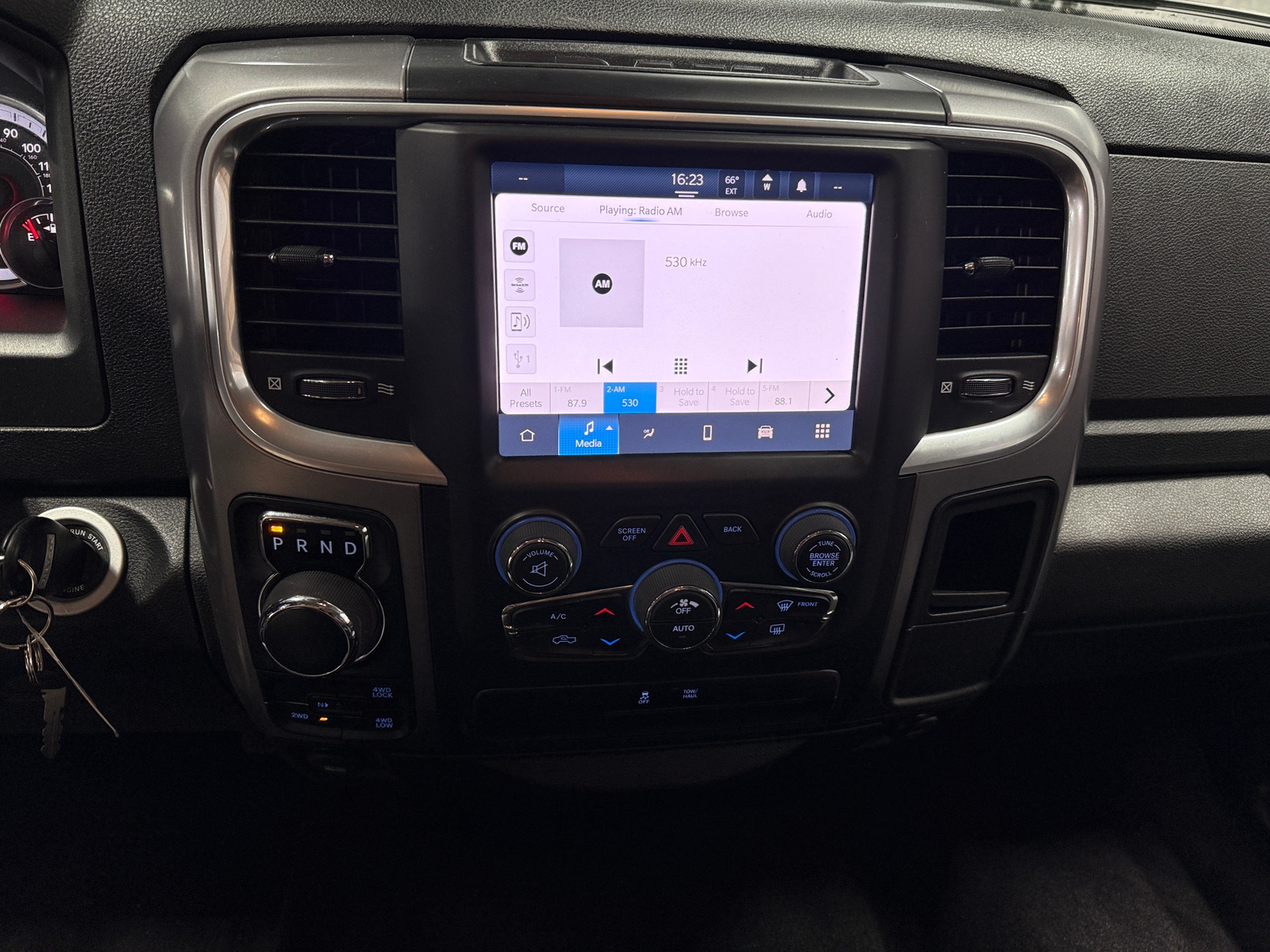 Thumbnail: 2023 RAM 1500 Classic - 4