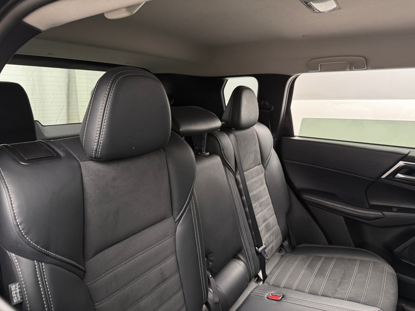 Thumbnail: 2024 Mitsubishi Outlander - 5