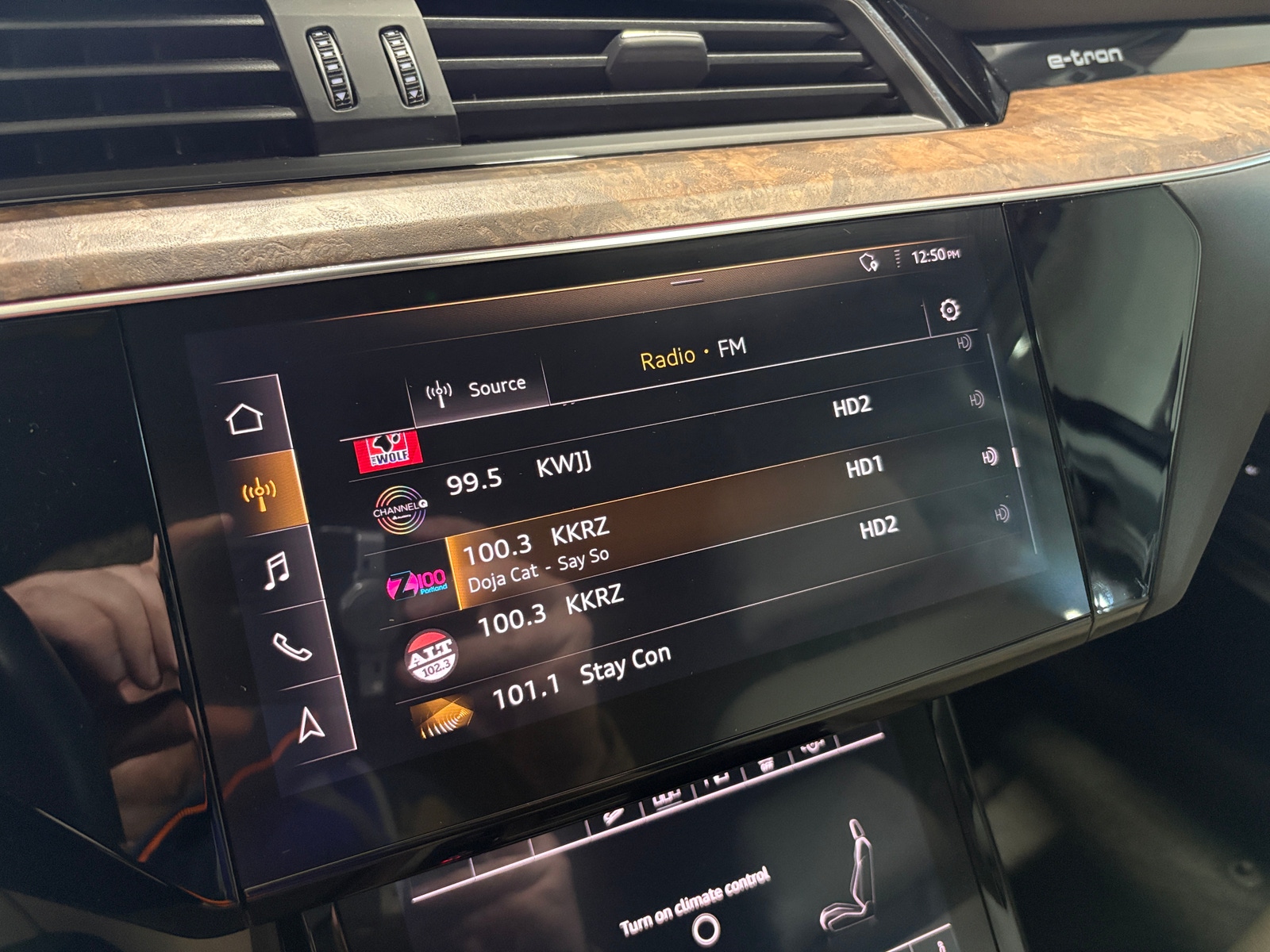 Thumbnail: 2019 Audi e-tron - 3