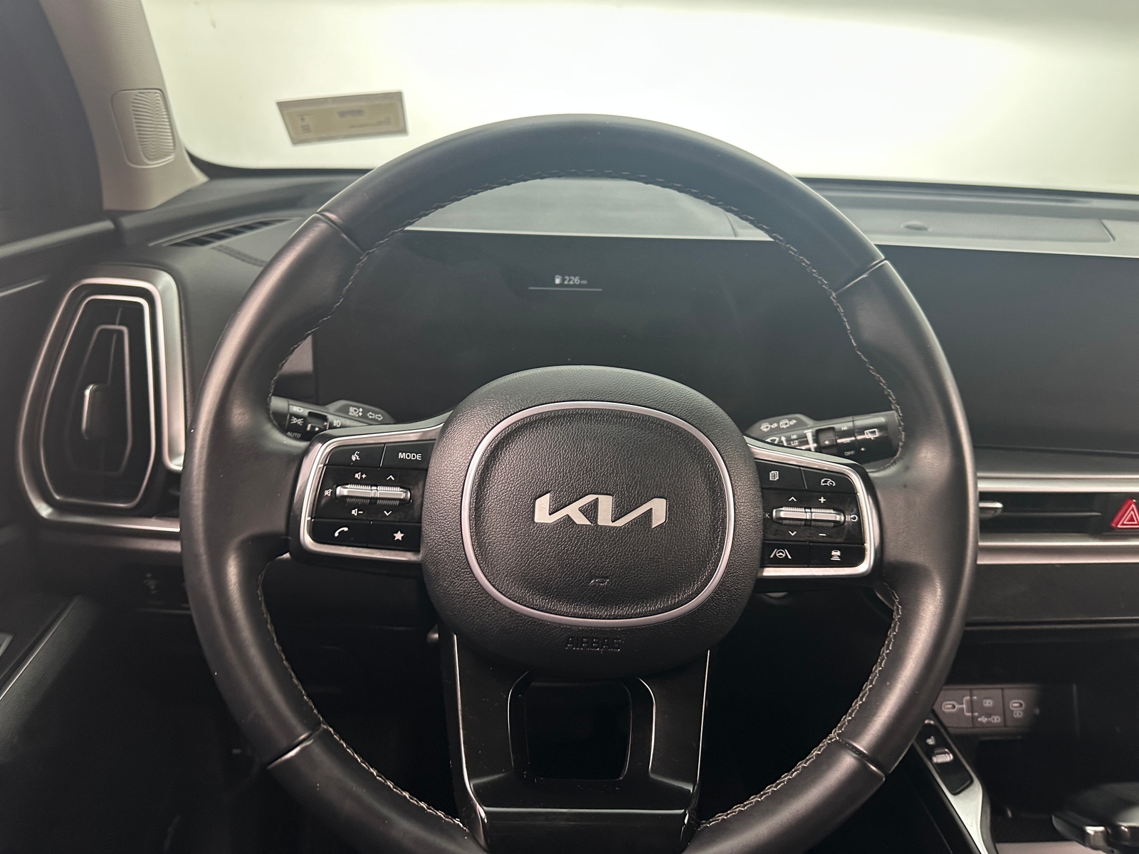 Thumbnail: 2024 Kia Sorento - 4