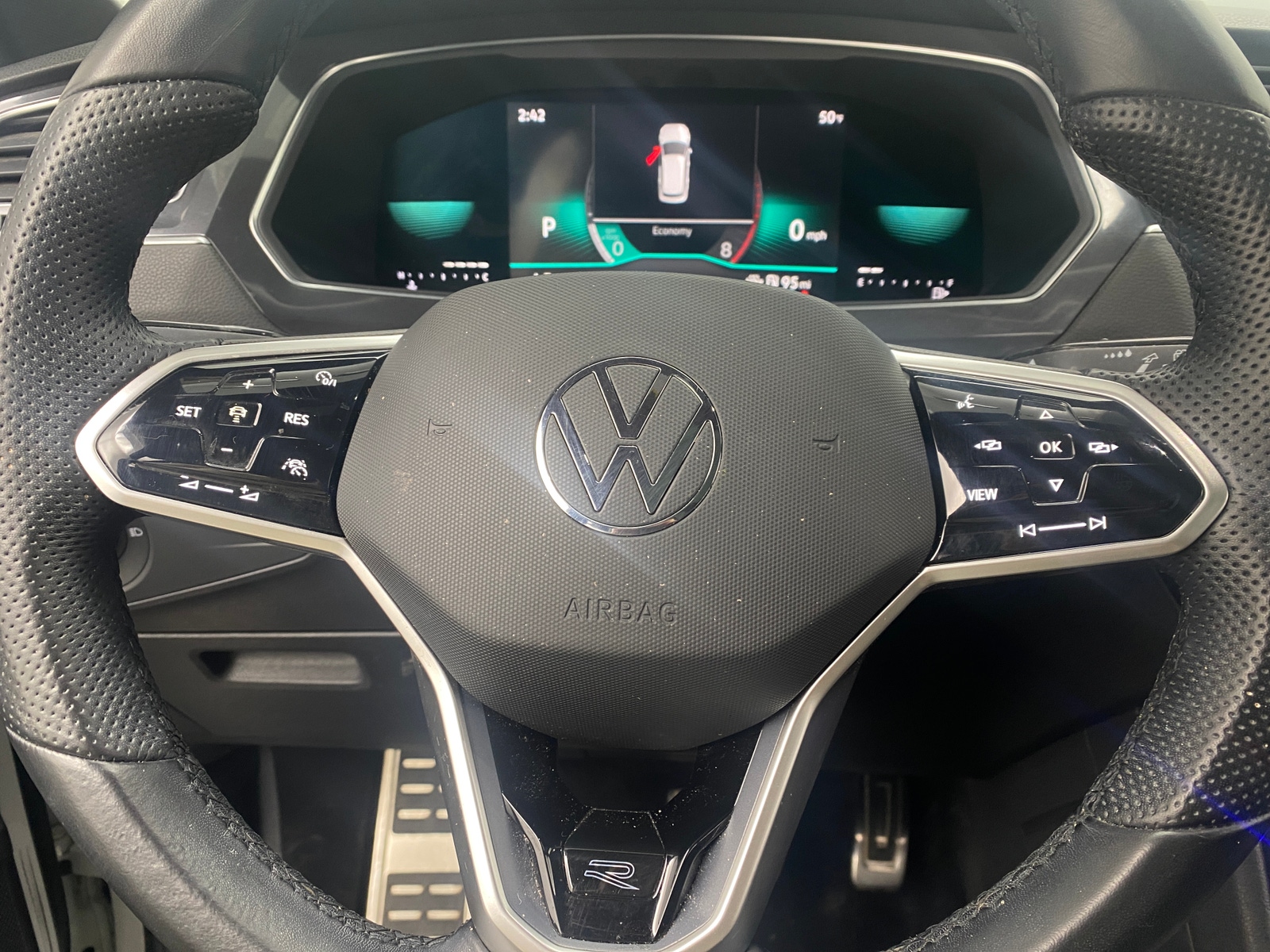 Thumbnail: 2022 Volkswagen Tiguan - 4