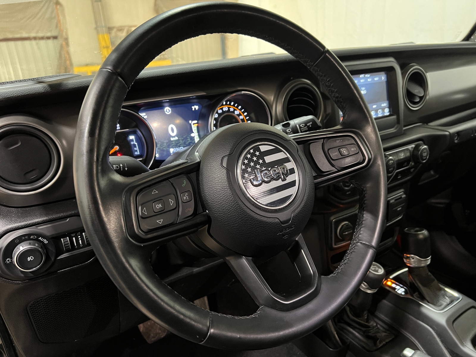 Thumbnail: 2021 Jeep Wrangler - 5